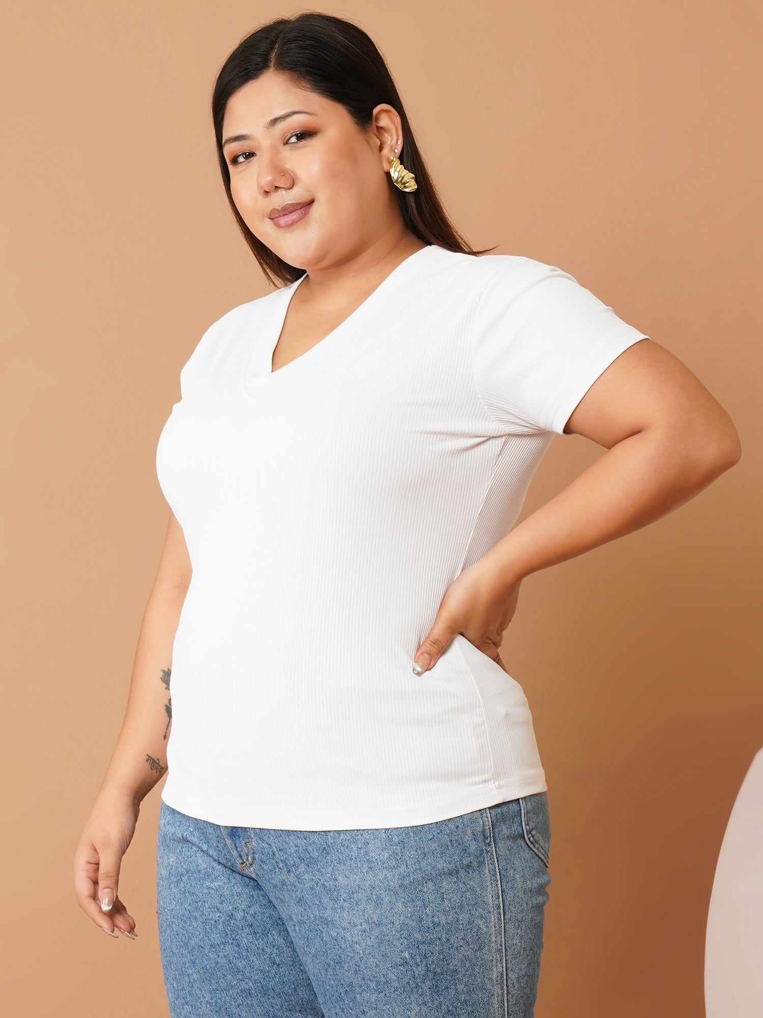 U&F Beyond White Scuba V-Neck Fitted Top