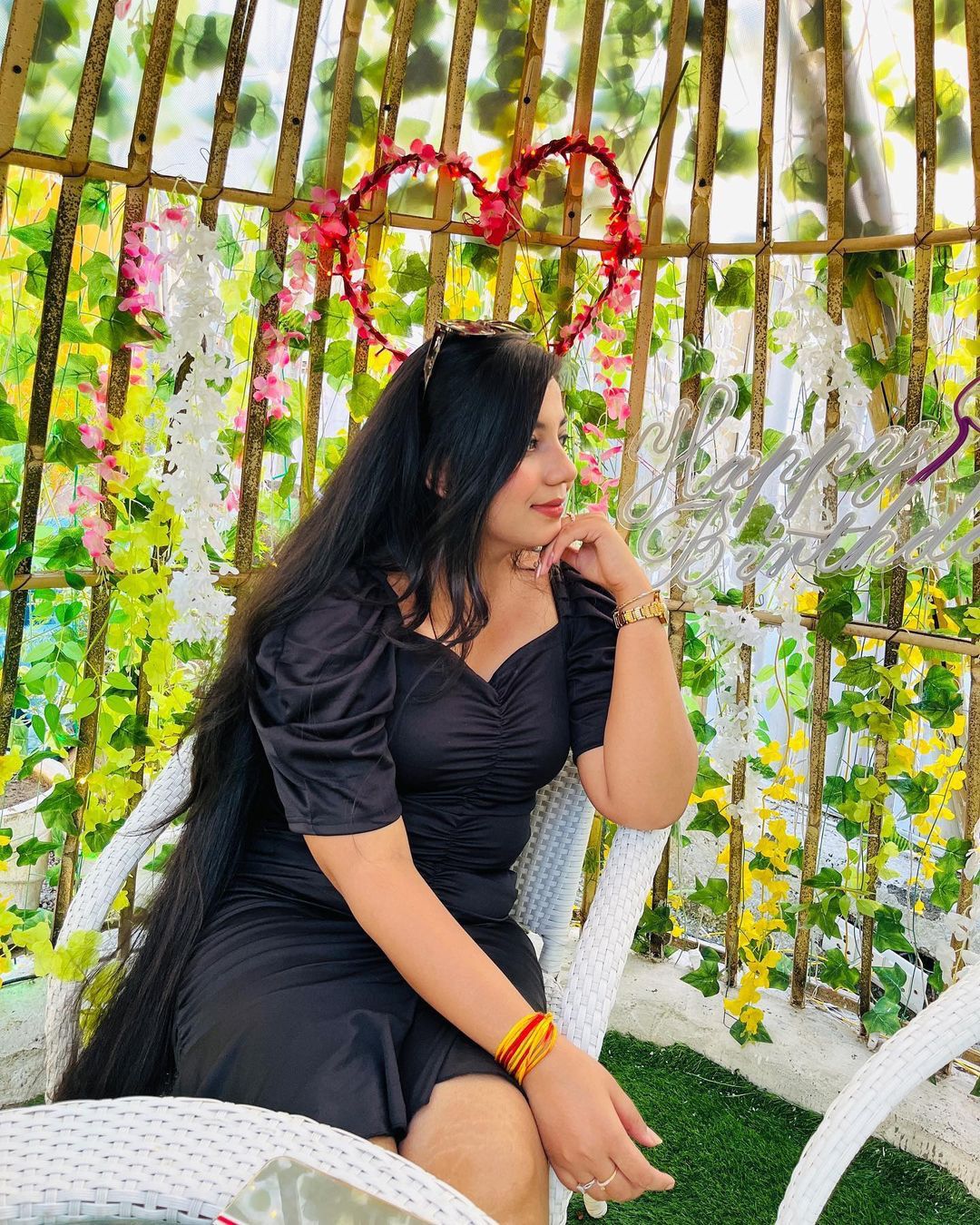 Women Stunning Black Solid Ruched Dress