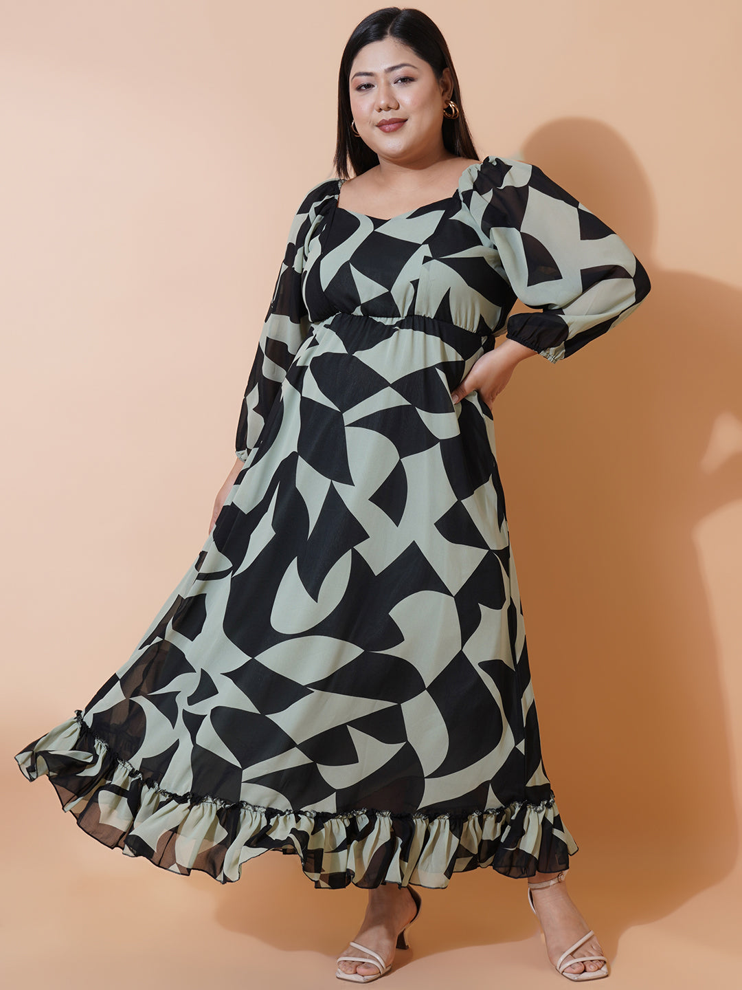 Women Plus size Georgette Sweetheart Neck Puff Sleeves Tiered Maxi Dress