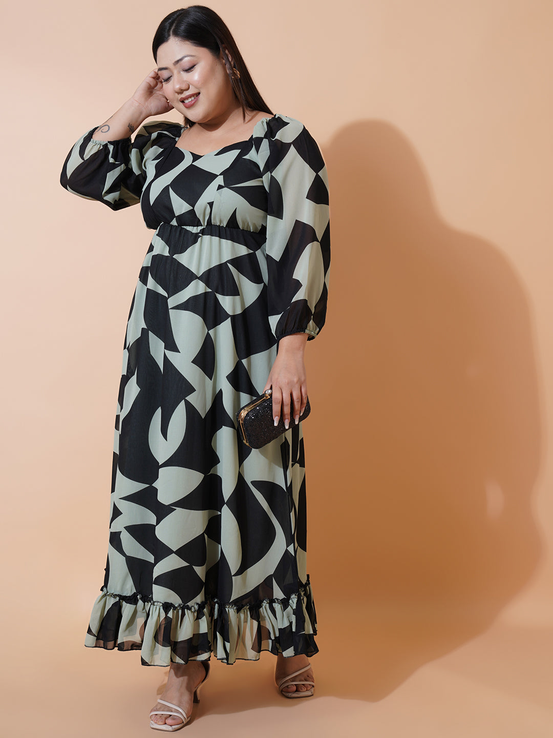 Women Plus size Georgette Sweetheart Neck Puff Sleeves Tiered Maxi Dress