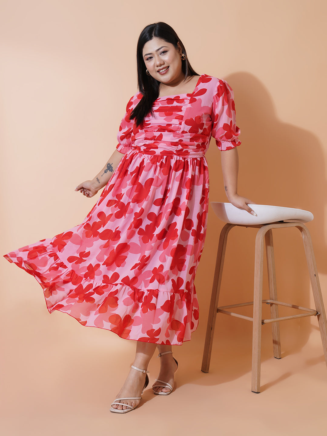 Women Plus size Georgette Sweetheart Neck Puff Sleeves Tiered Maxi Dress