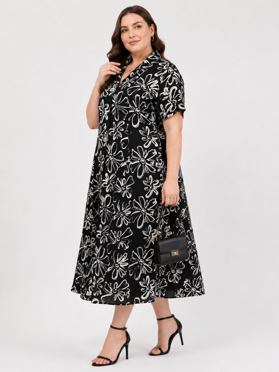 U&F Beyond Plus Size Black Floral Printed Fit & Flare Midi Dress