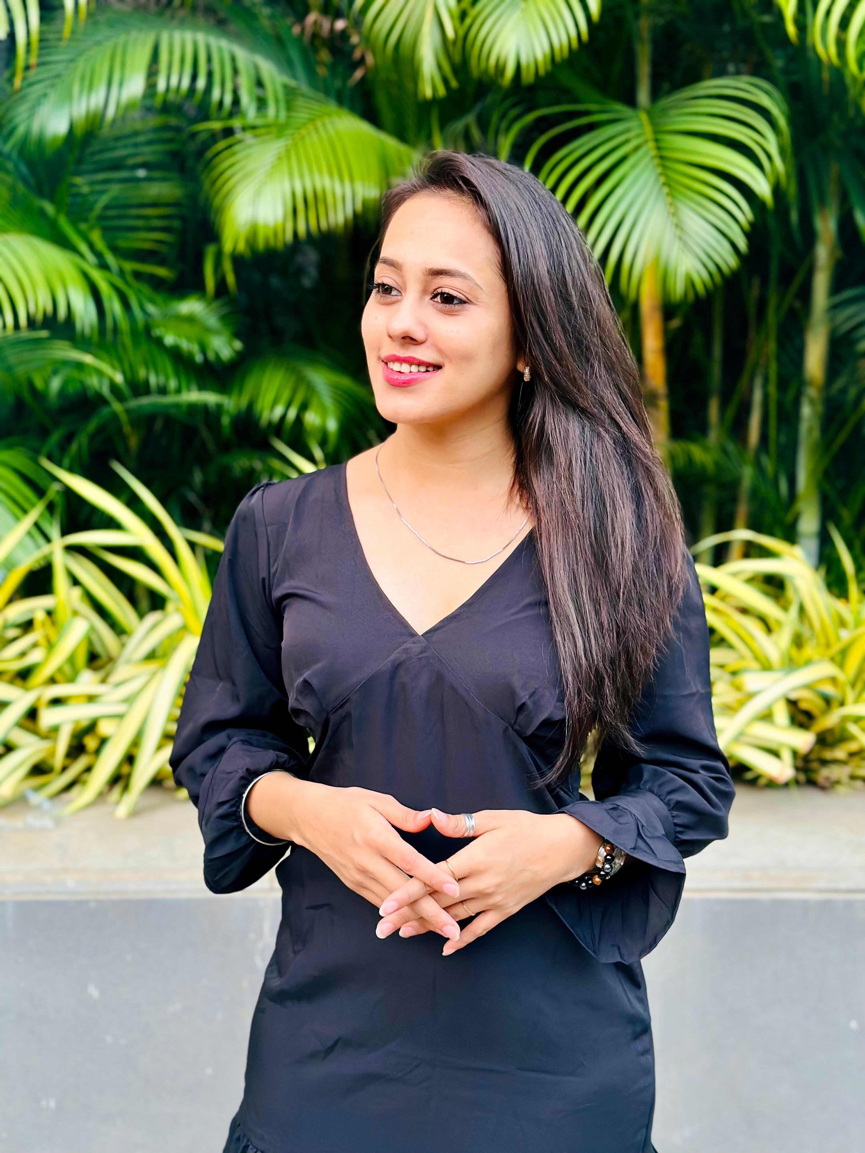 Women Stylish Black Solid Sweetheart Neck Dress