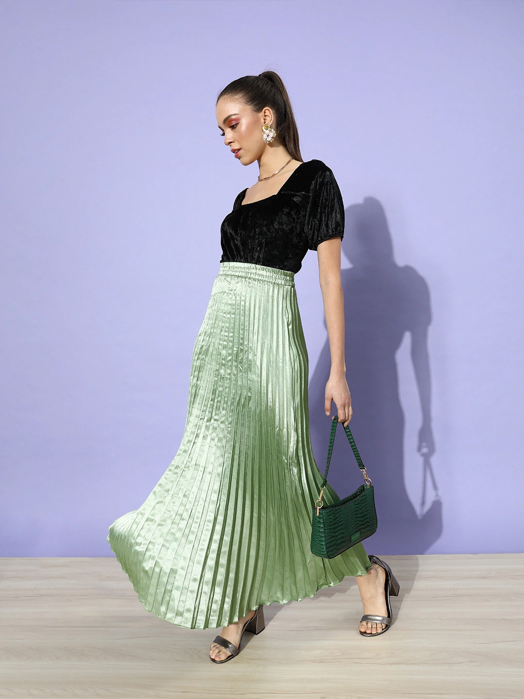 Women Green Solid Pleated Skirt