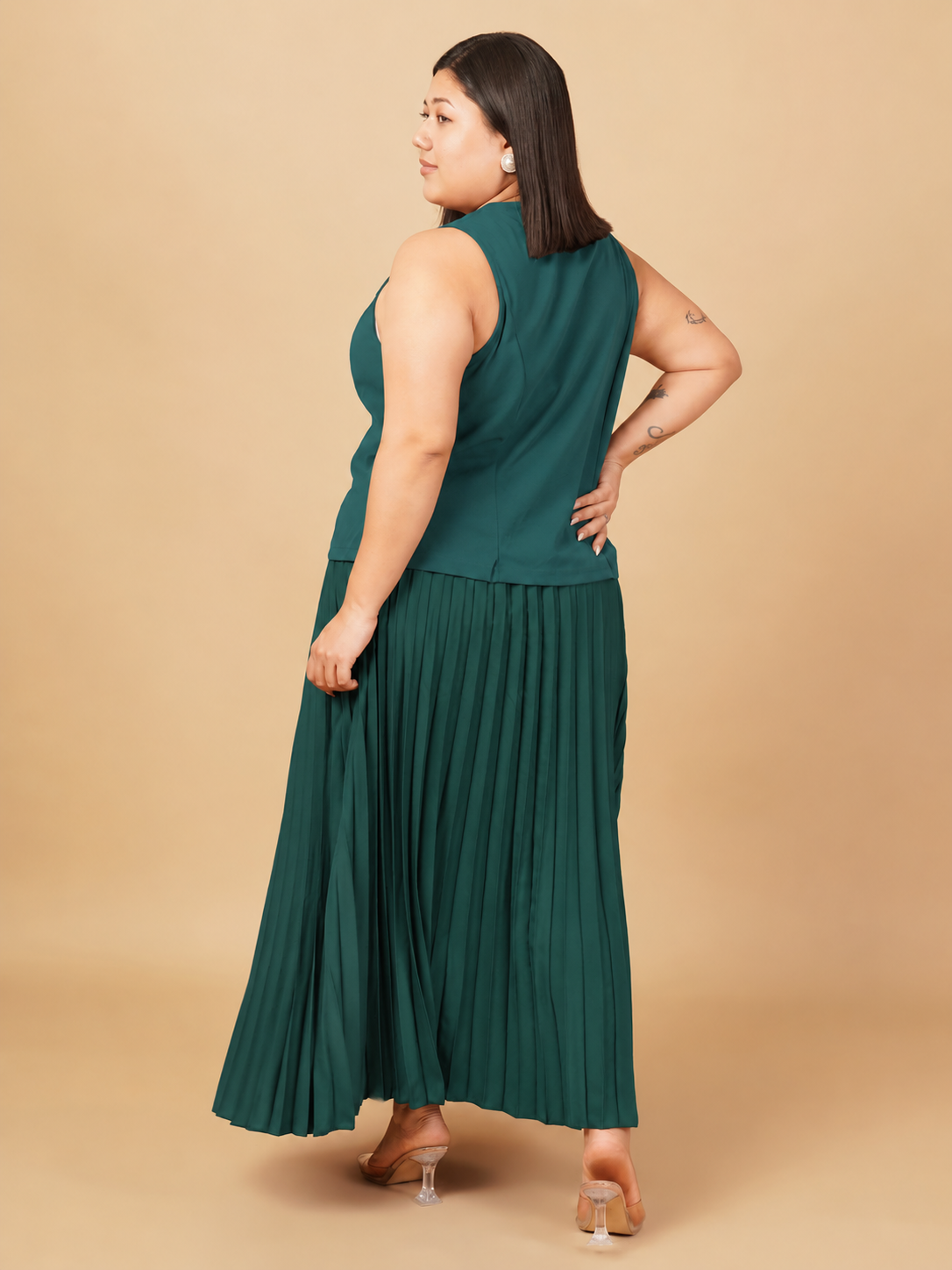 U&F Beyond Plus Size Emerald Pleated Co-Ord Set