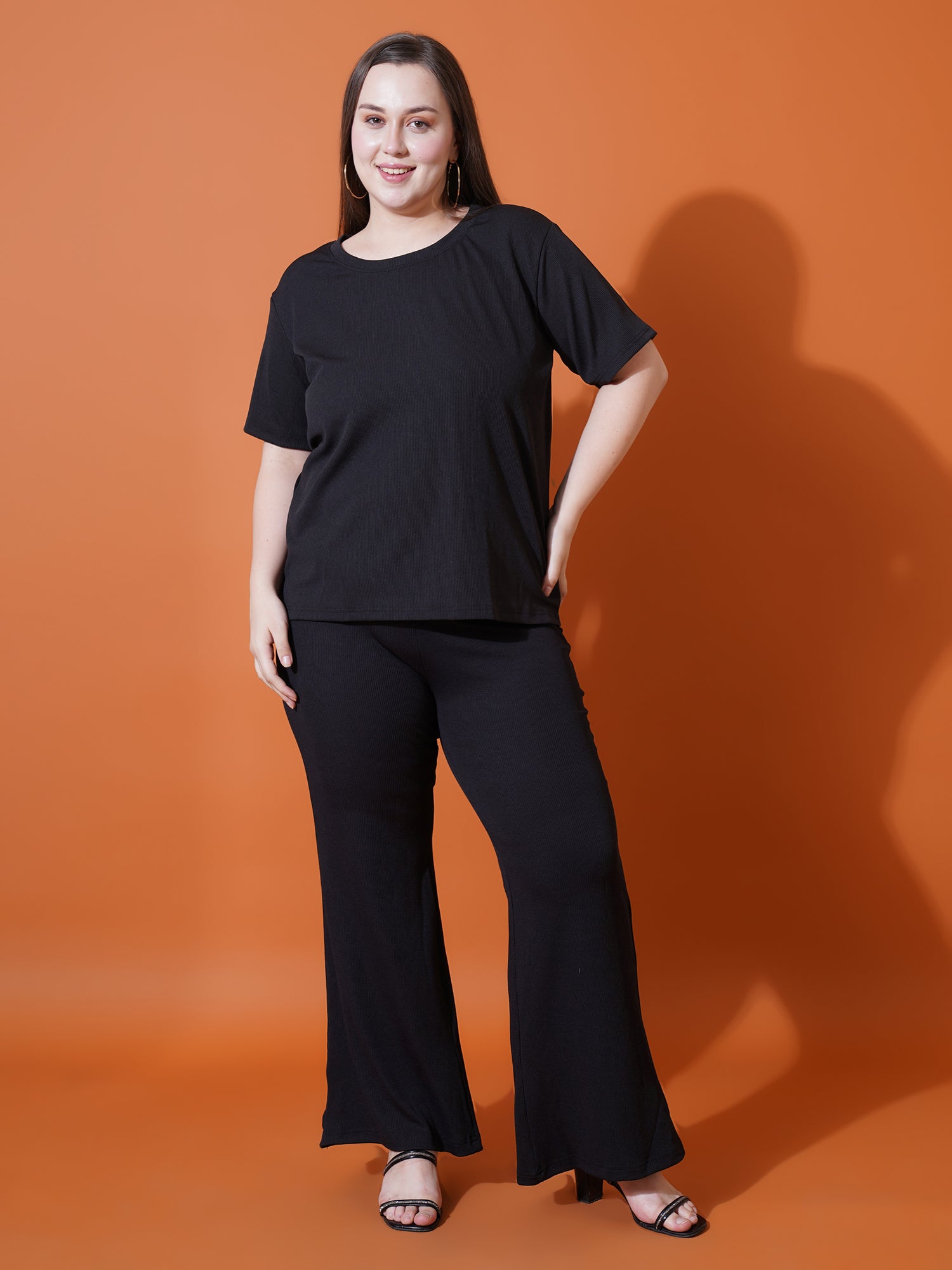 Women Plus Size Black Solid and Round neck Night suit
