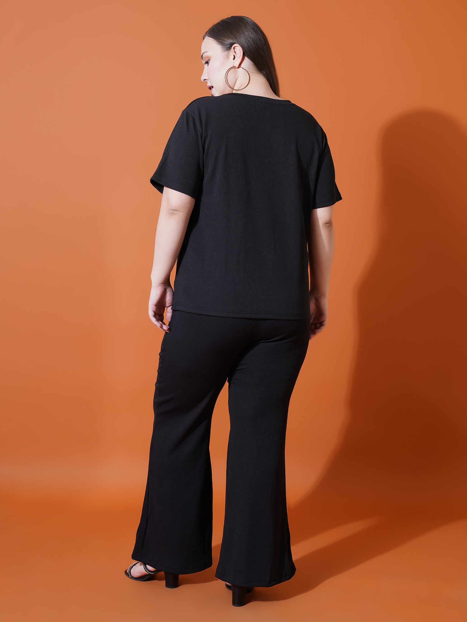Women Plus Size Black Solid and Round neck Night suit