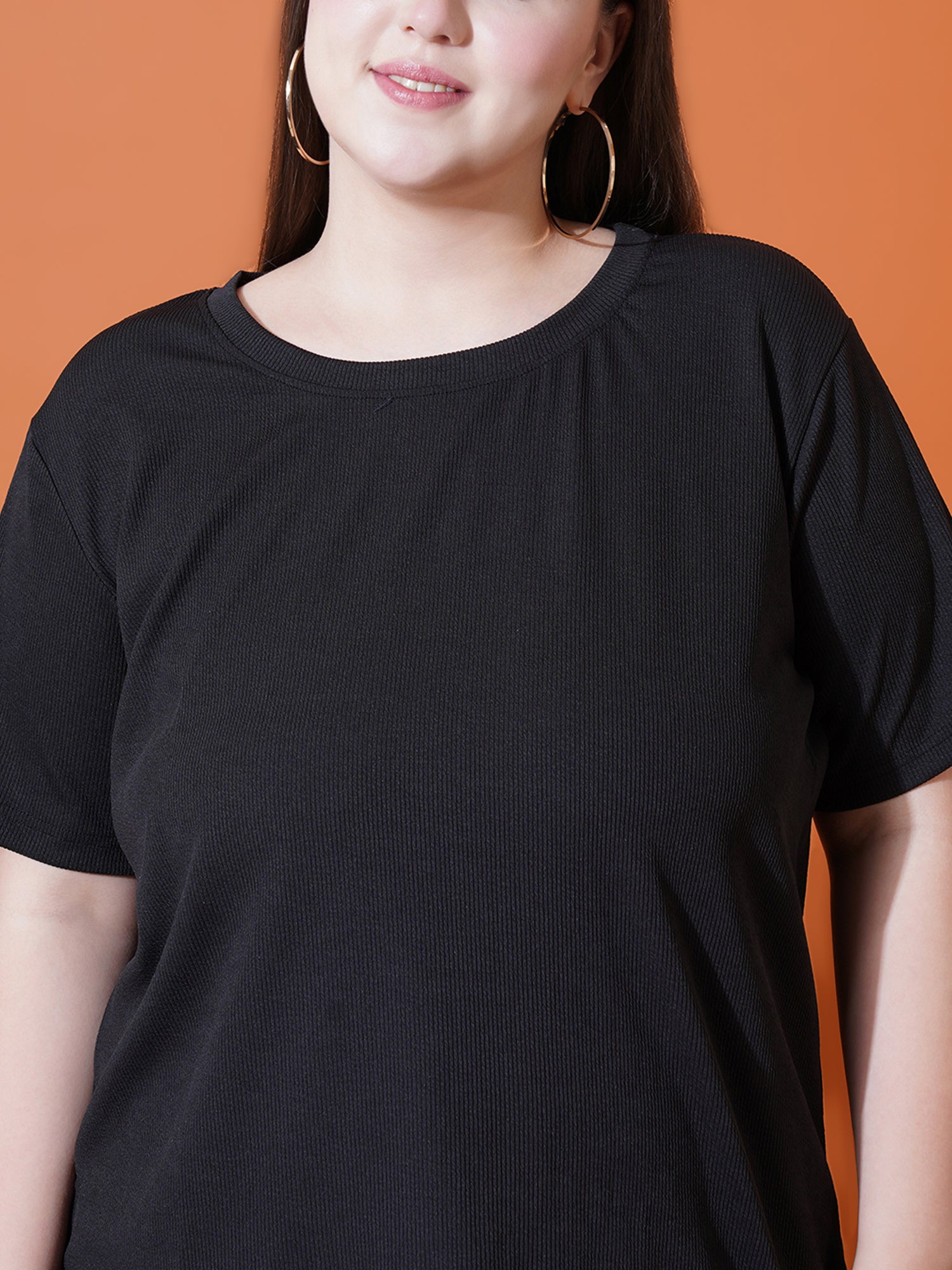 Women Plus Size Black Solid and Round neck Night suit