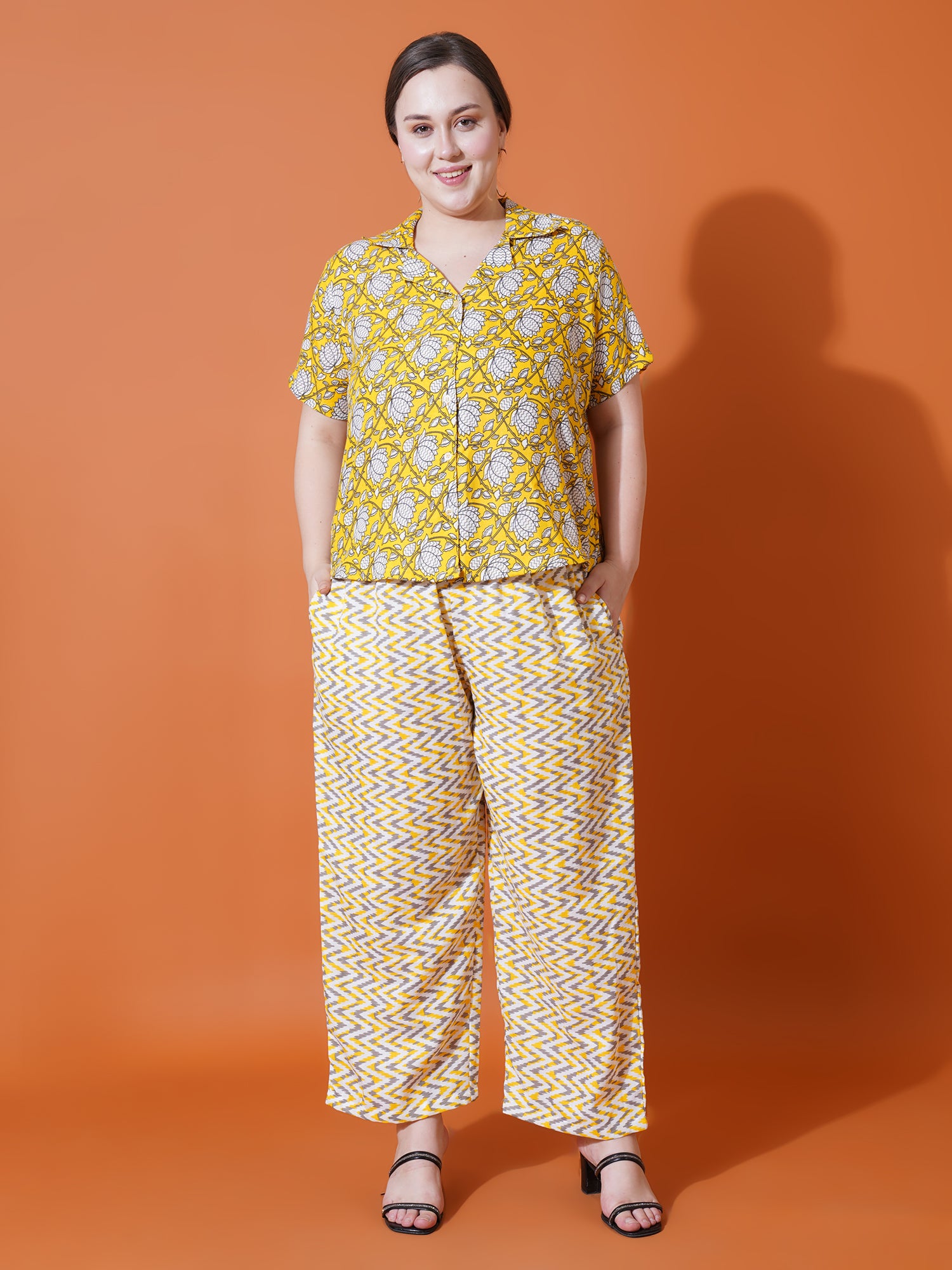 Women Plus Size Yellow Floral Printed Spread collar Night suit