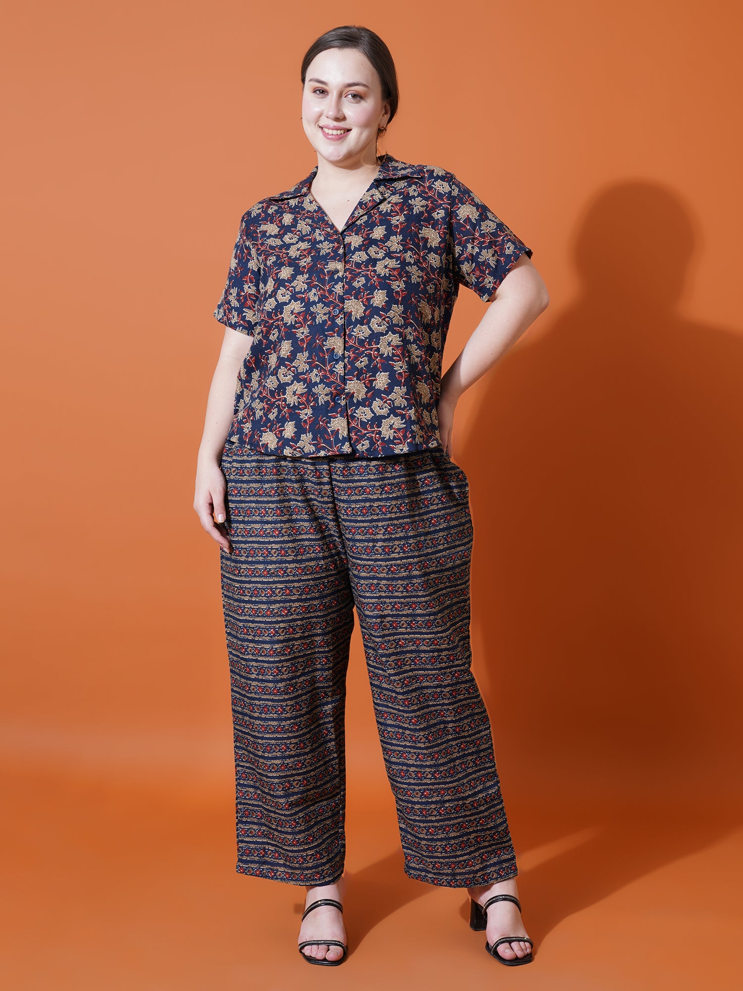 Women Plus Size Navy Blue Floral Printed Spread collar Night suit