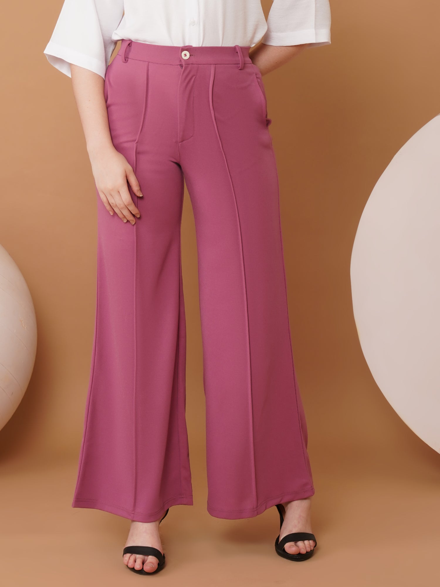 U&F Women Original Slim Fit Mid-Rise Parallel Trousers
