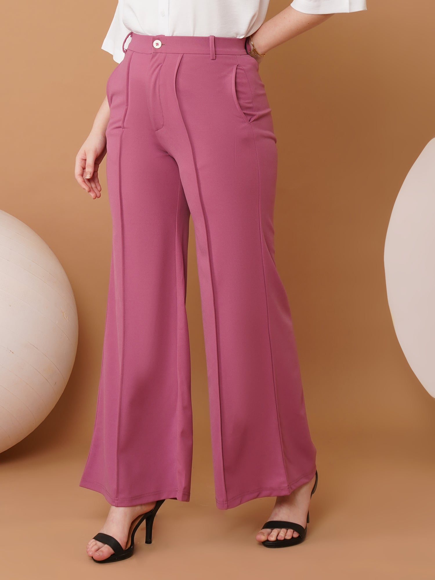 U&F Women Original Slim Fit Mid-Rise Parallel Trousers