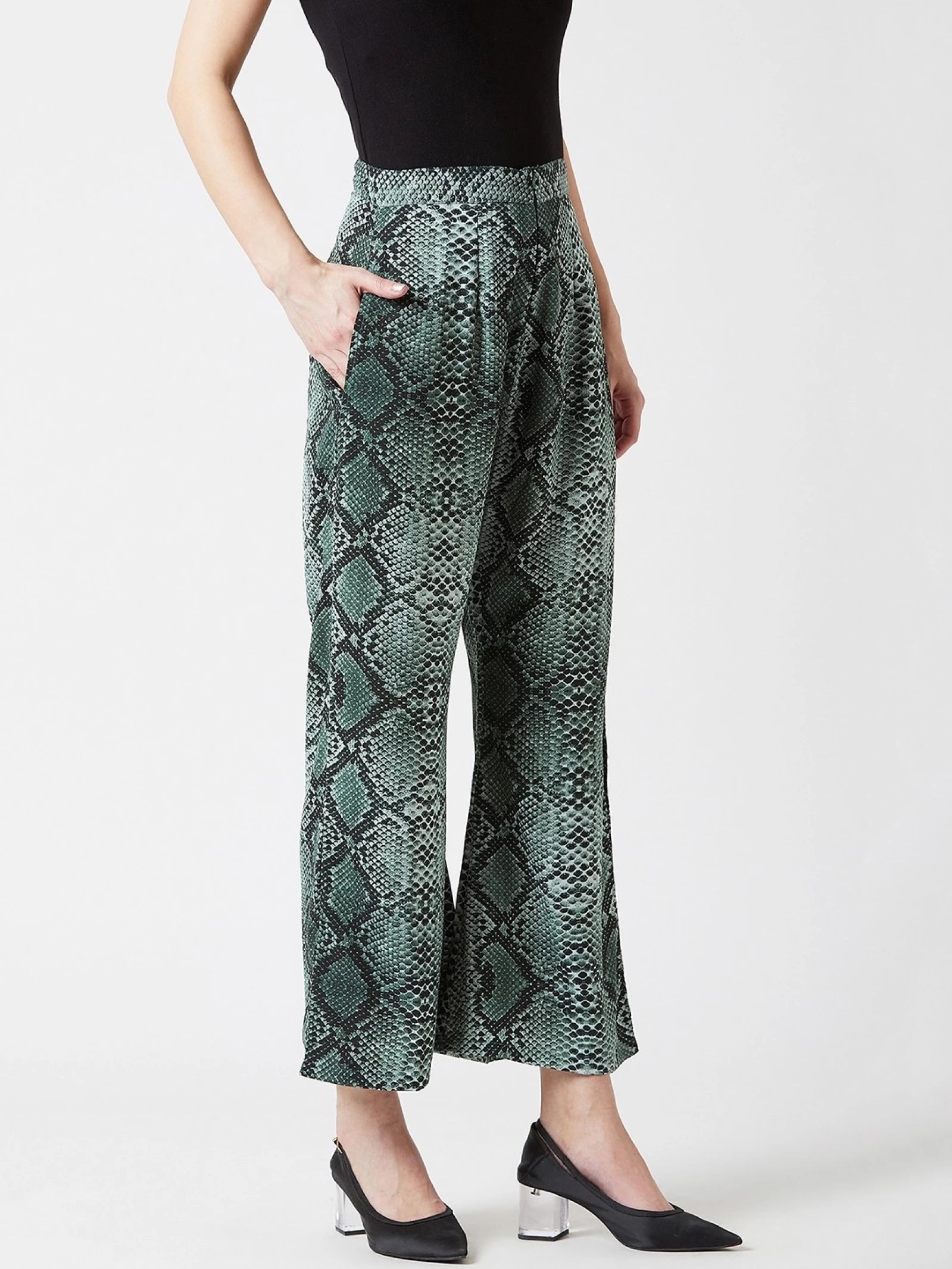 U&F Women Regular Fit Green & White Viscose Trousers