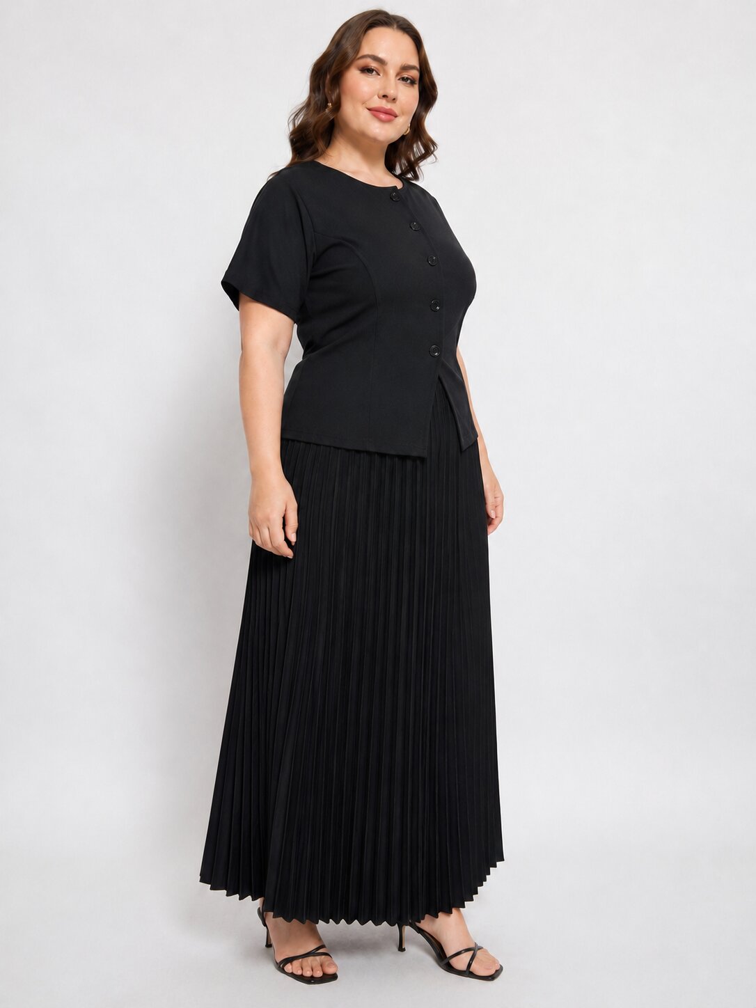 U&F Beyond Black Plus Size Pleated Grace Co-ord Set