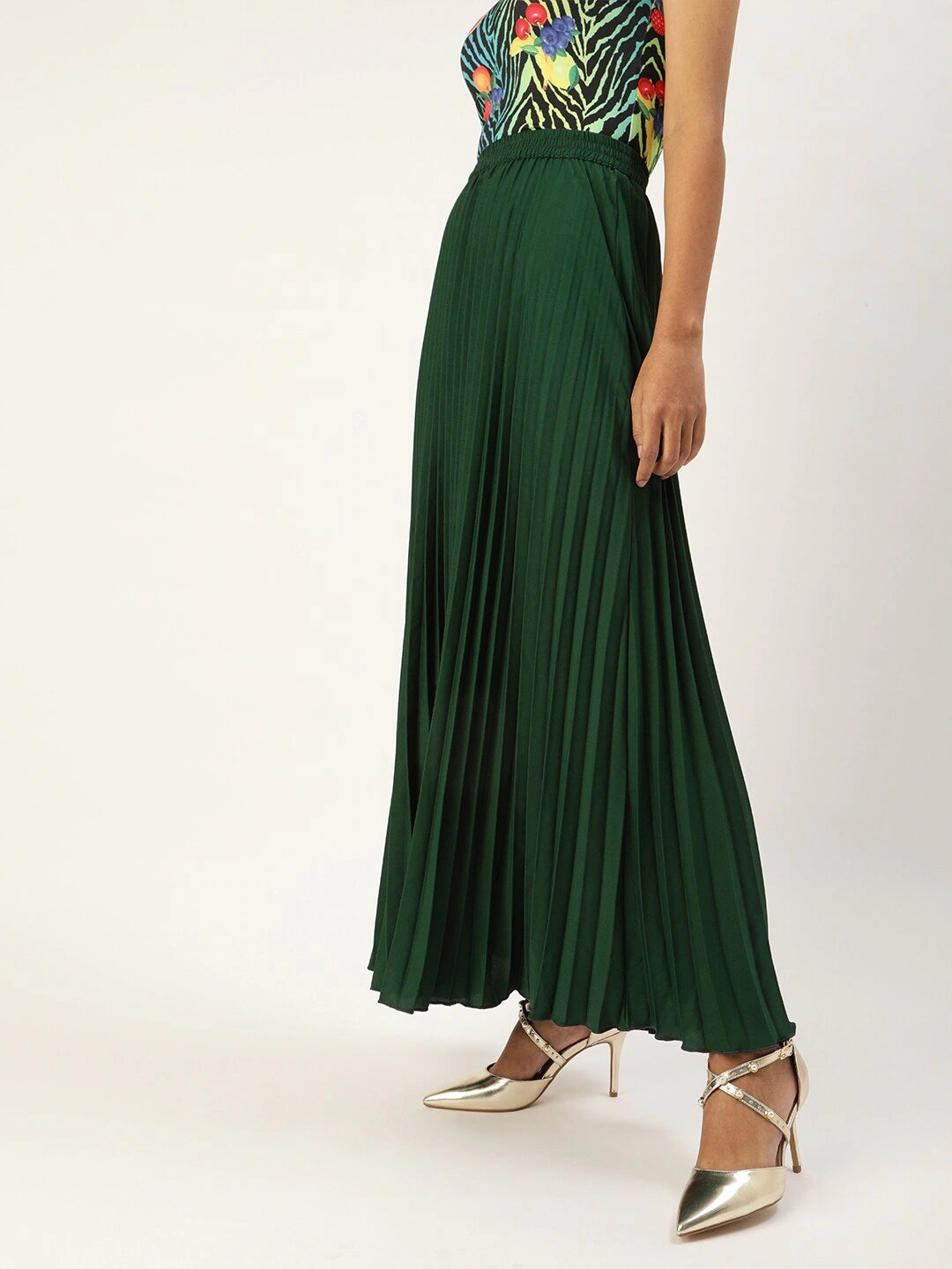 Women Green Solid Pleated Flared Skirt