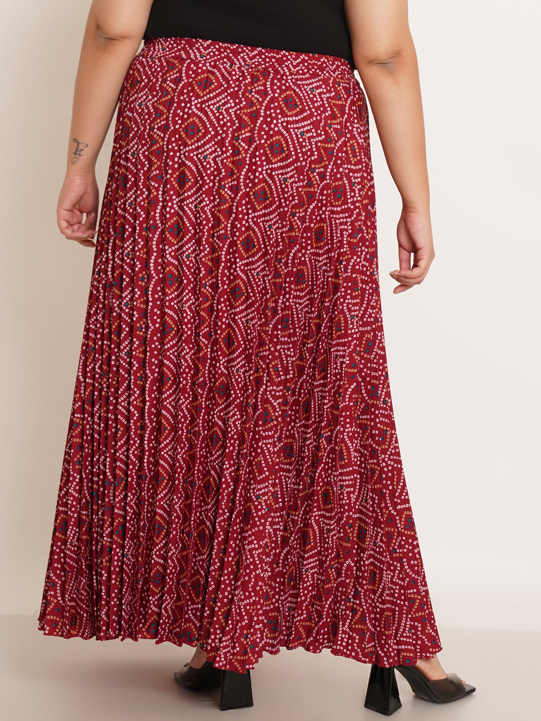 Women Plus Size Bandhani Ethnic Motifs Printed Pleats Flared Maxi Skirt