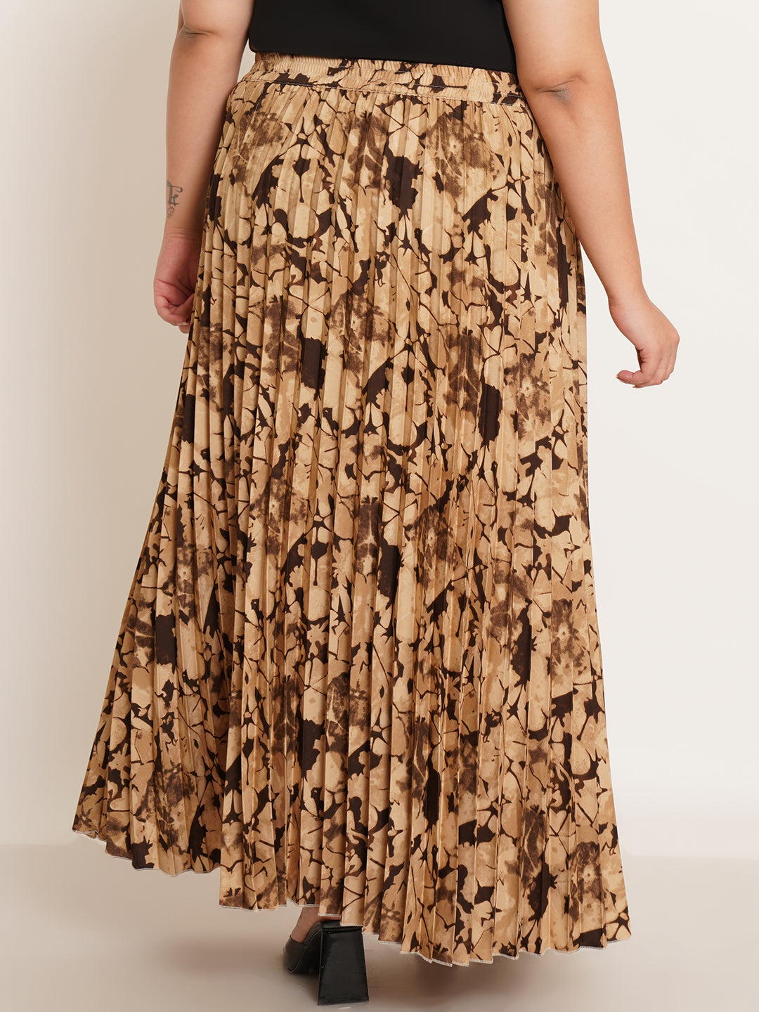 Women Plus Size Abstract Printed Accordion Pleats Flared Maxi Skirt