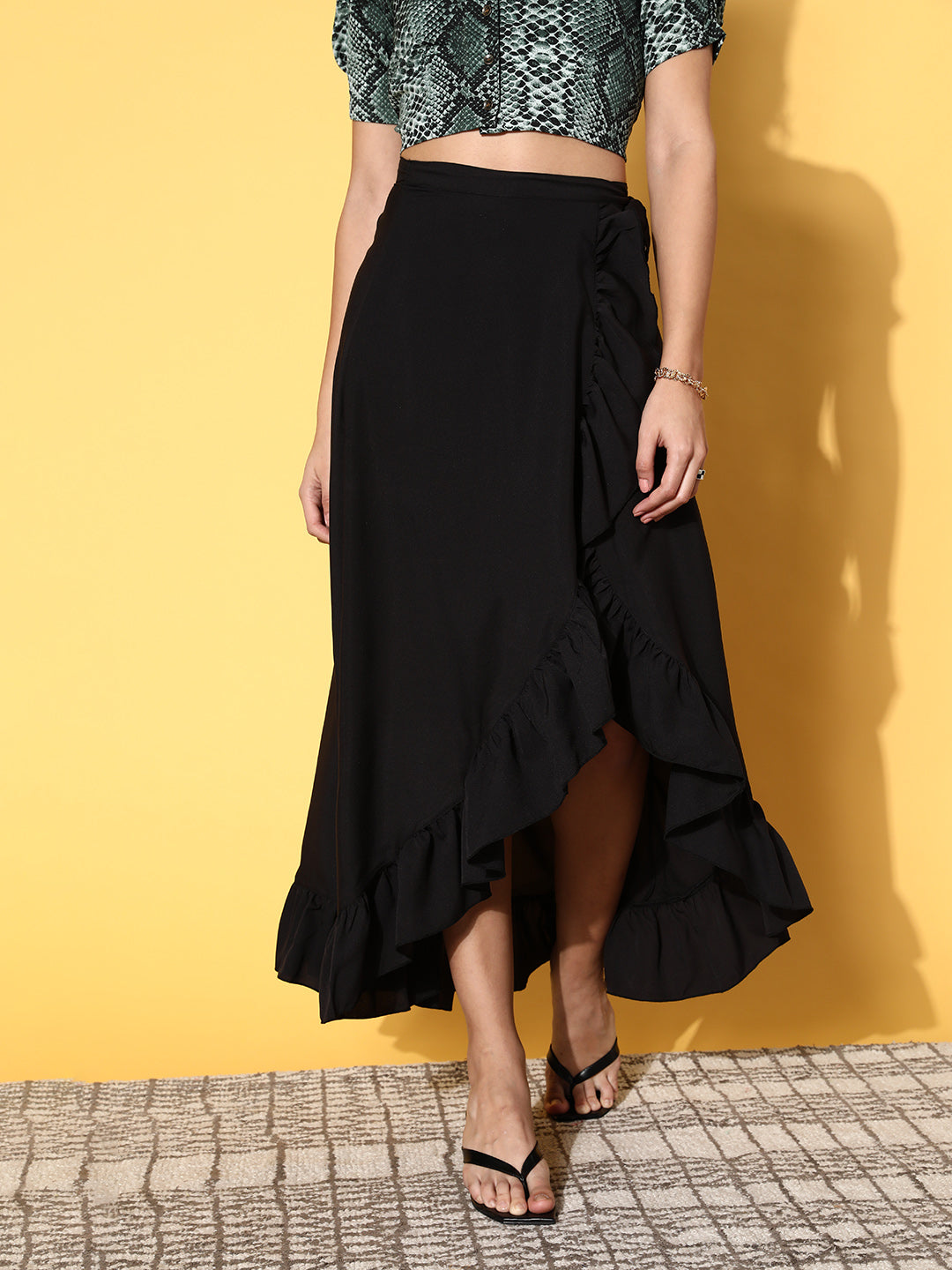 Women Black Solid Frills Skirt