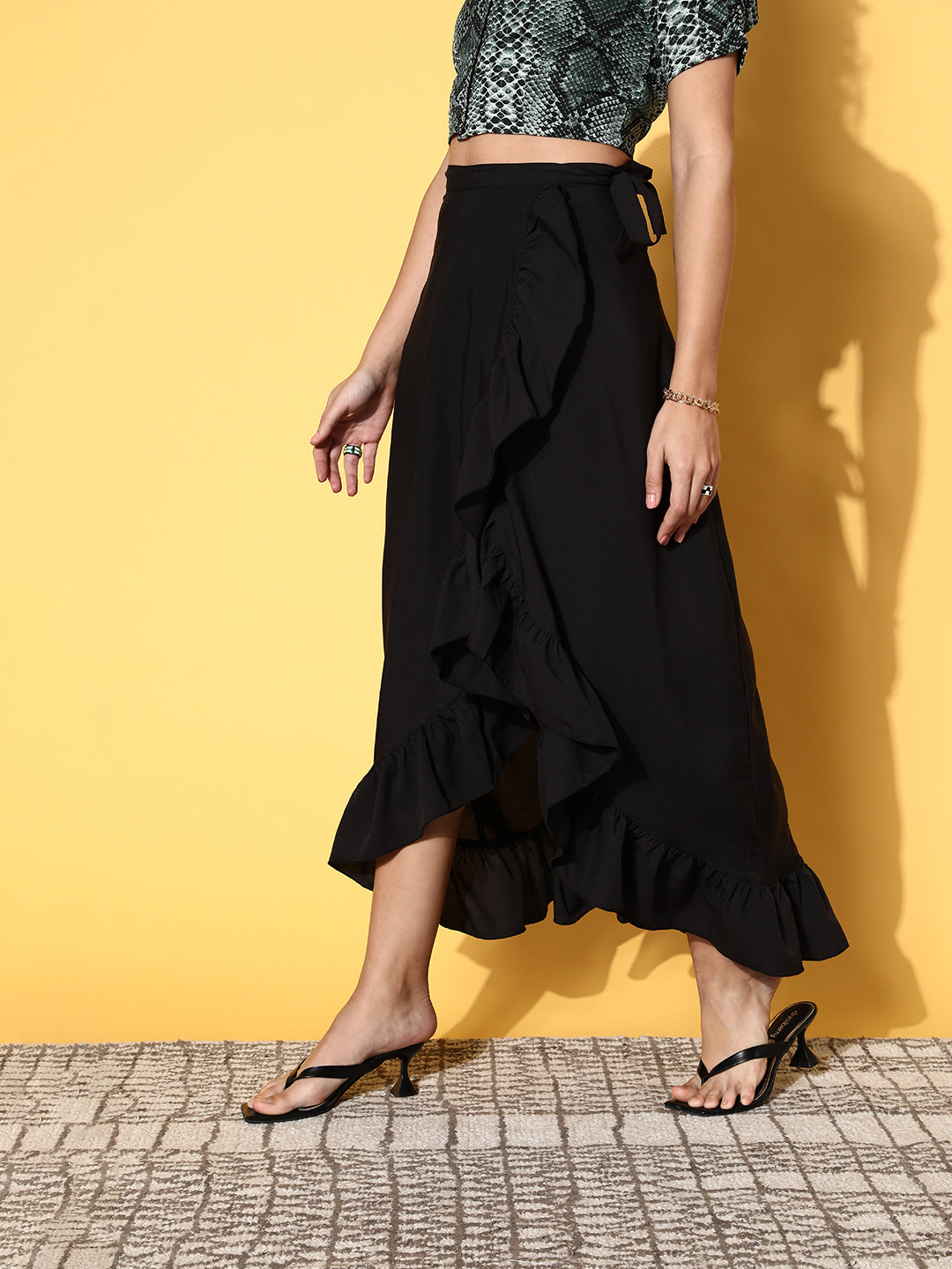 Women Black Solid Frills Skirt