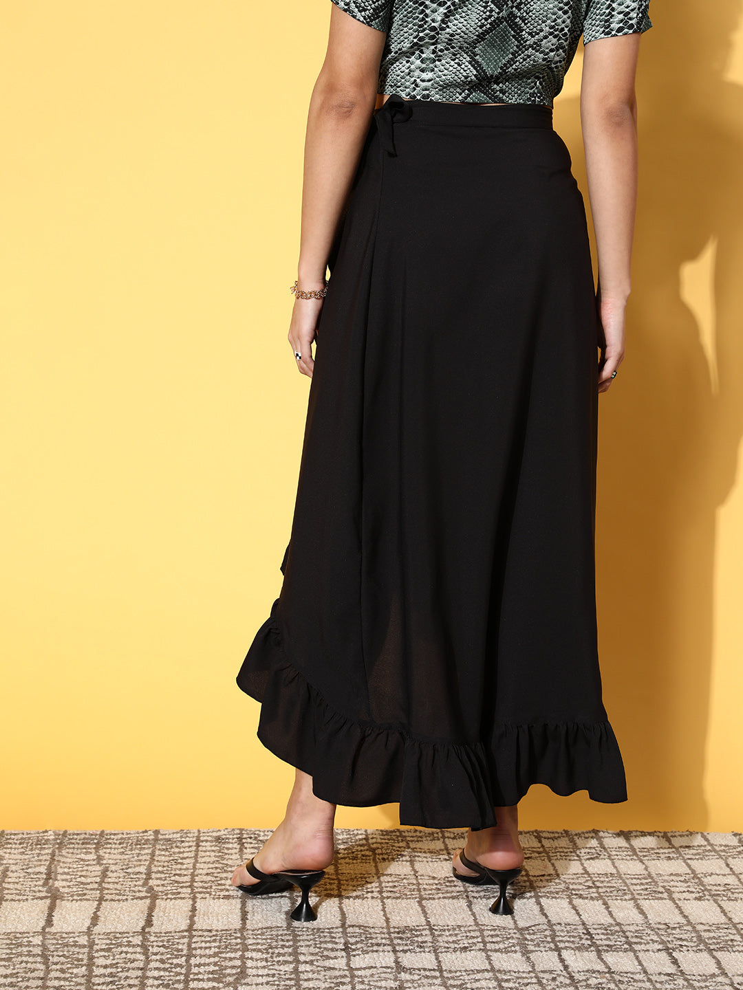Women Black Solid Frills Skirt