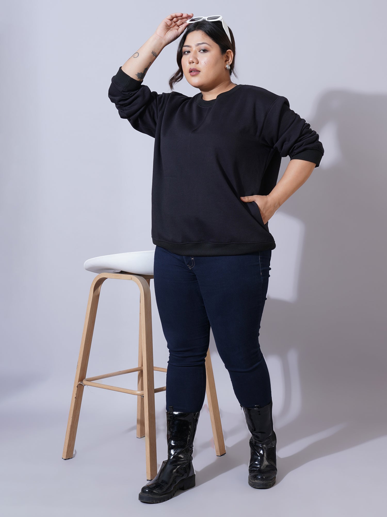 Women Plus size Black Cotton Pullover Sweatshirt