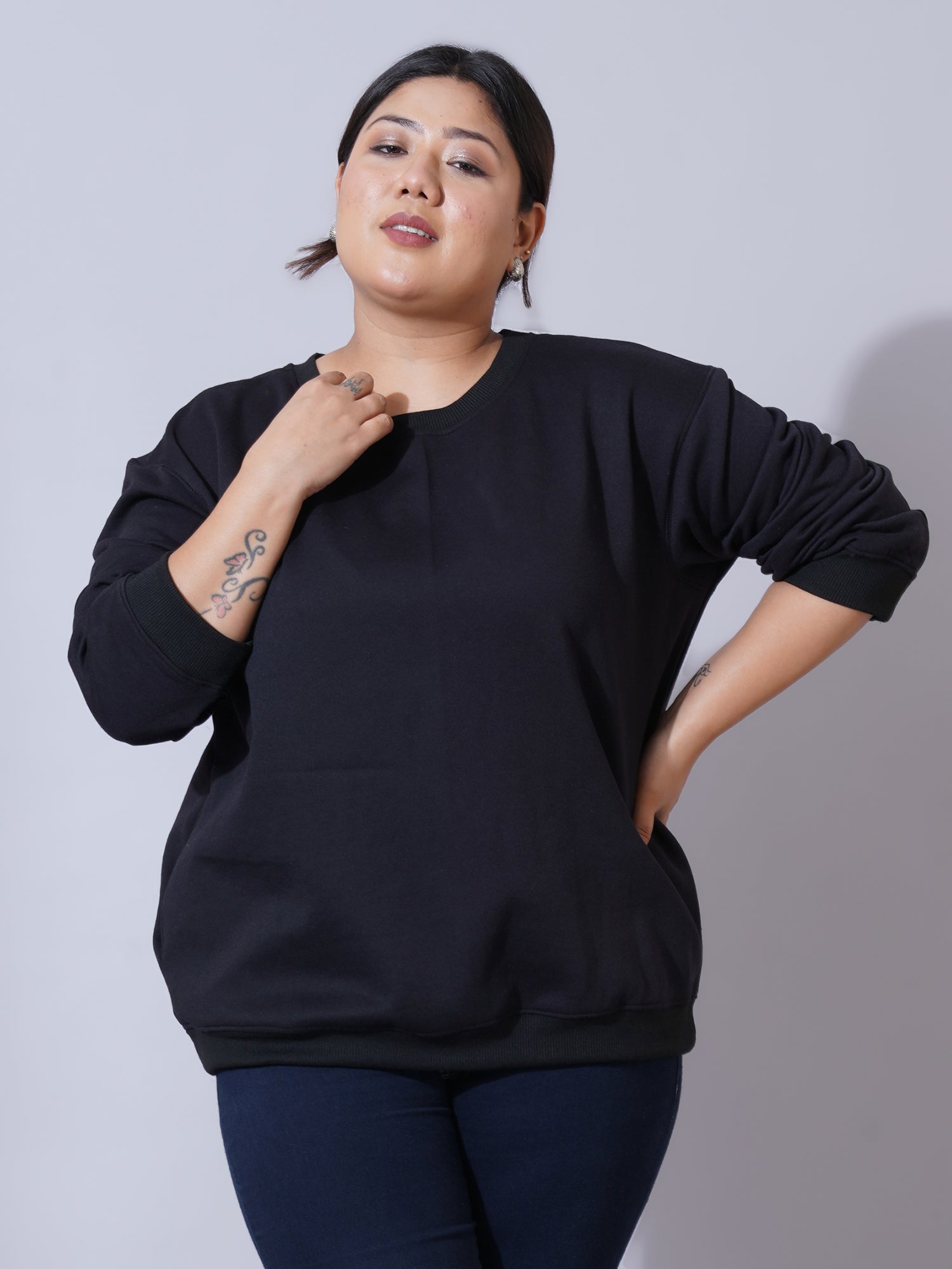 Women Plus size Black Cotton Pullover Sweatshirt