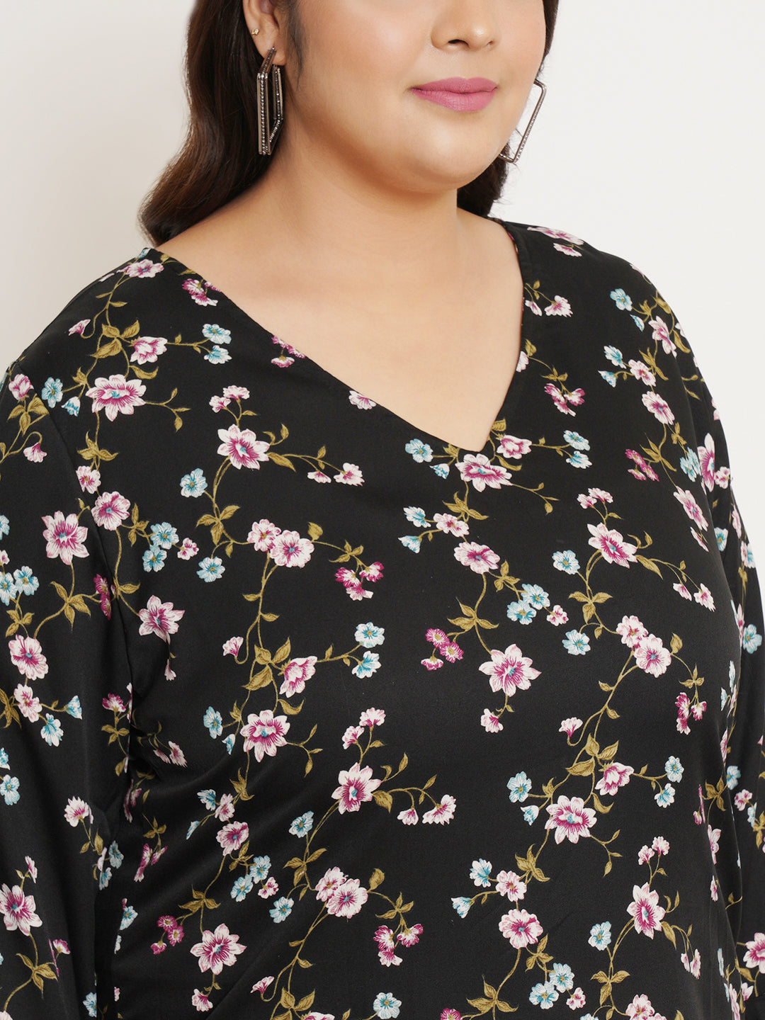 Women Plus Size Floral Printed V-Neck Crepe Top