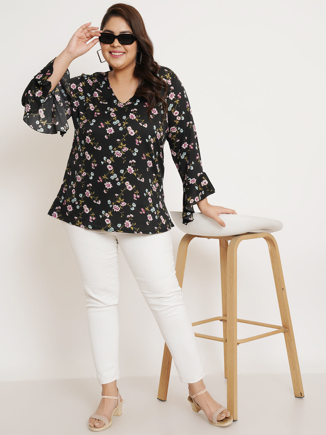 Women Plus Size Floral Printed V-Neck Crepe Top
