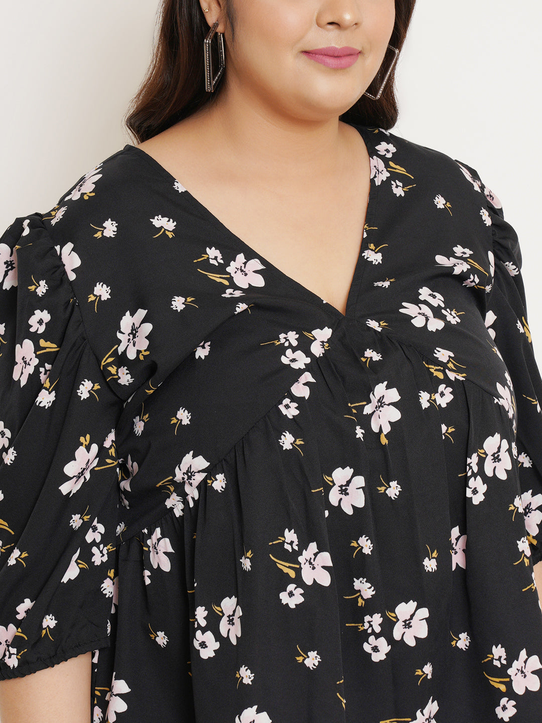 Women Plus Size Floral Printed V-Neck Top