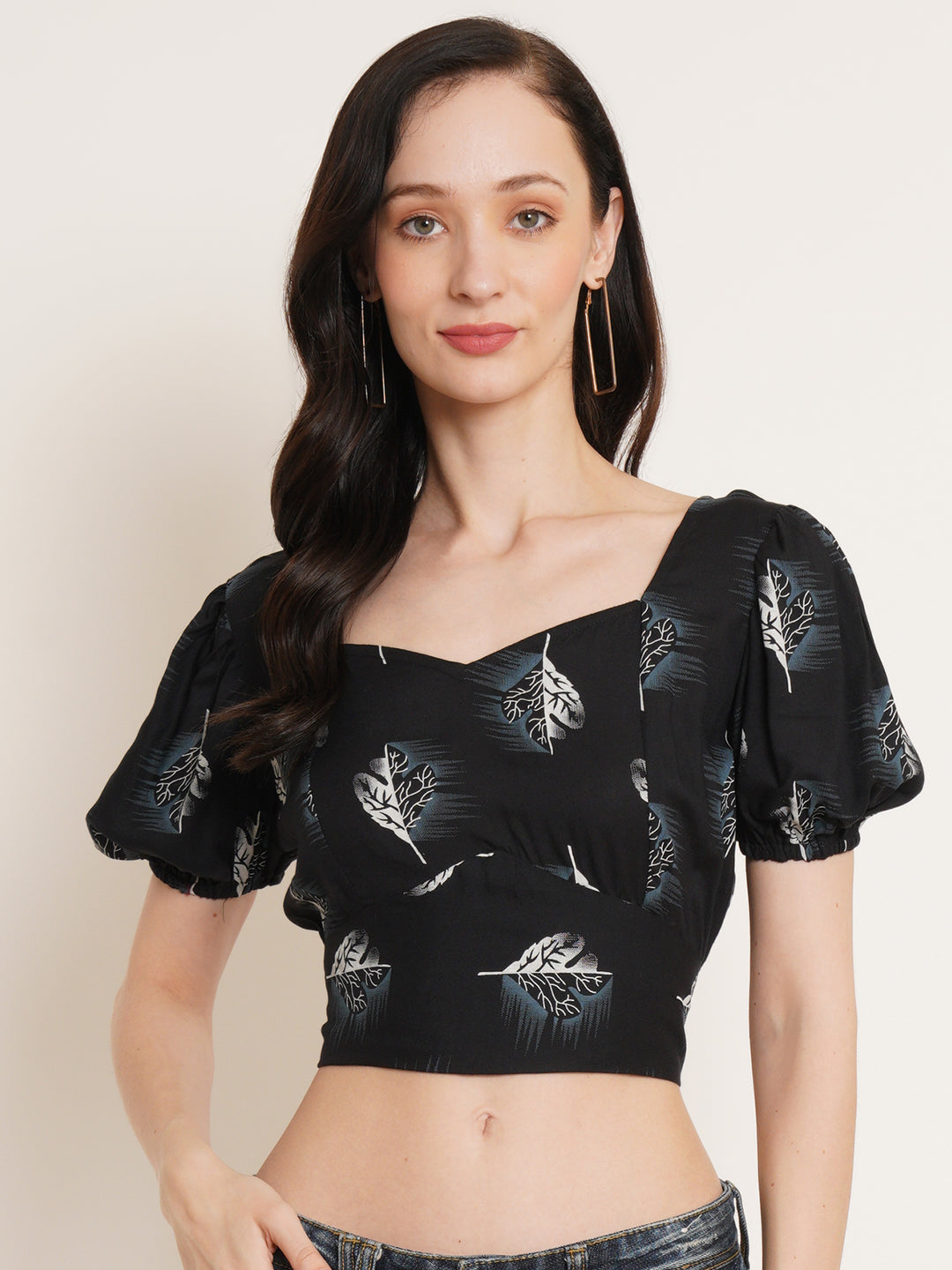 Women Black & White Conversational Print Sweetheart Neck Tie-Up Detail Puff Sleeves Crop Top
