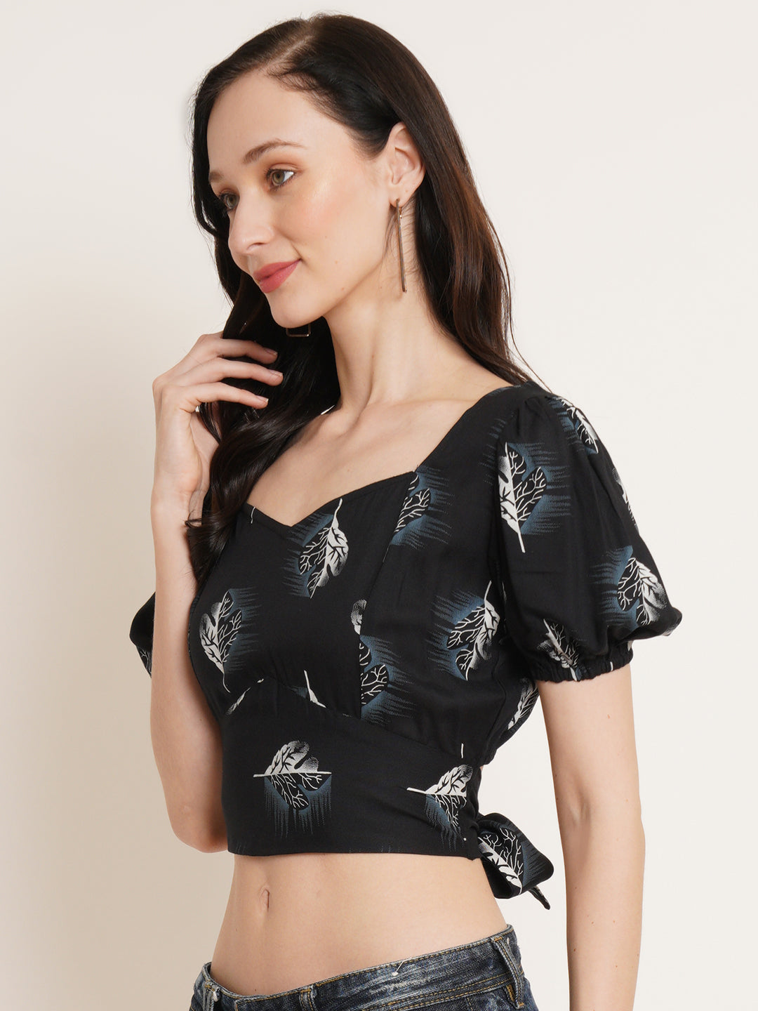 Women Black & White Conversational Print Sweetheart Neck Tie-Up Detail Puff Sleeves Crop Top
