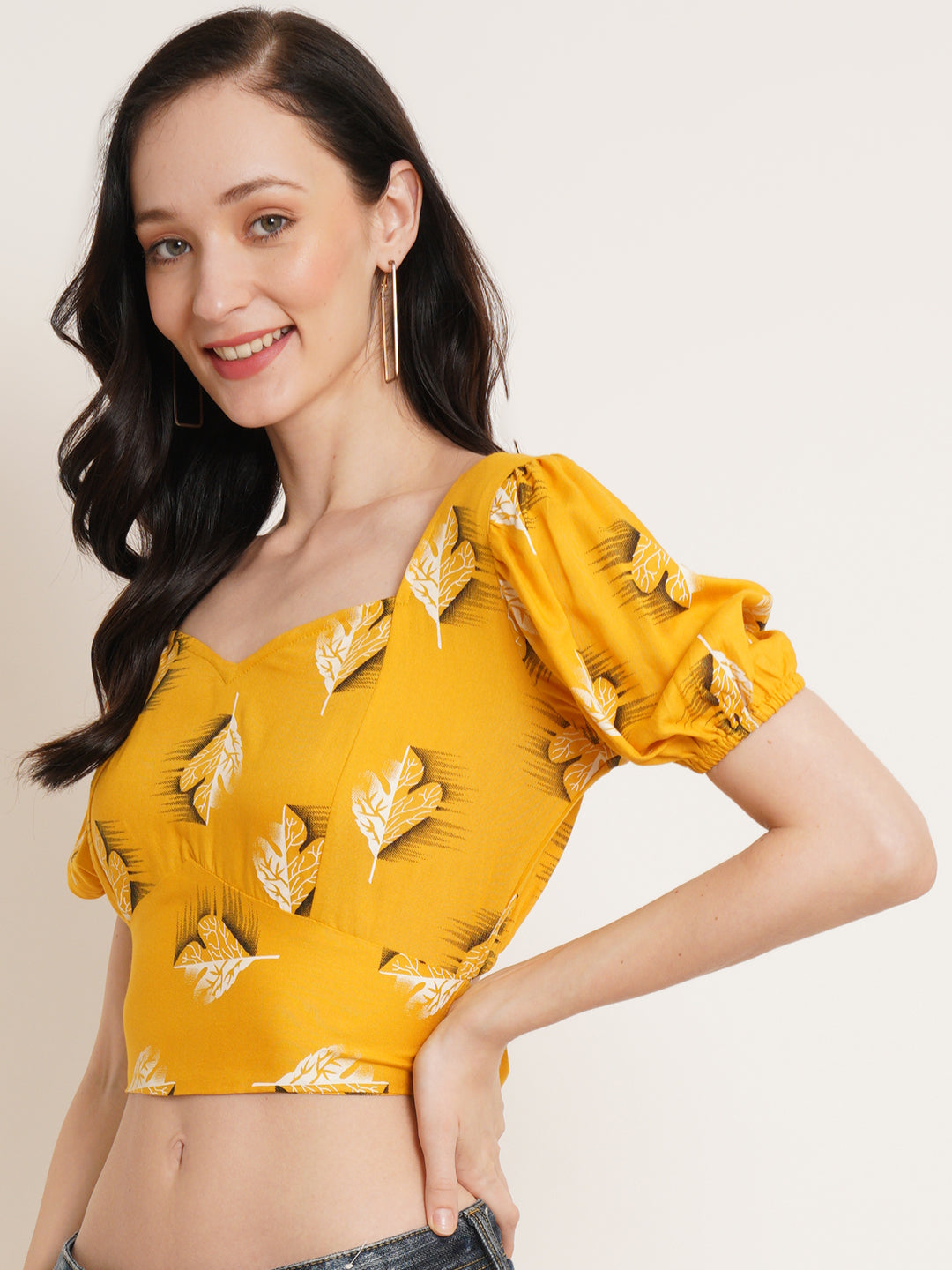 Women Yellow & White Conversational Printed Sweetheart Neck Puff Sleeves Crop Top