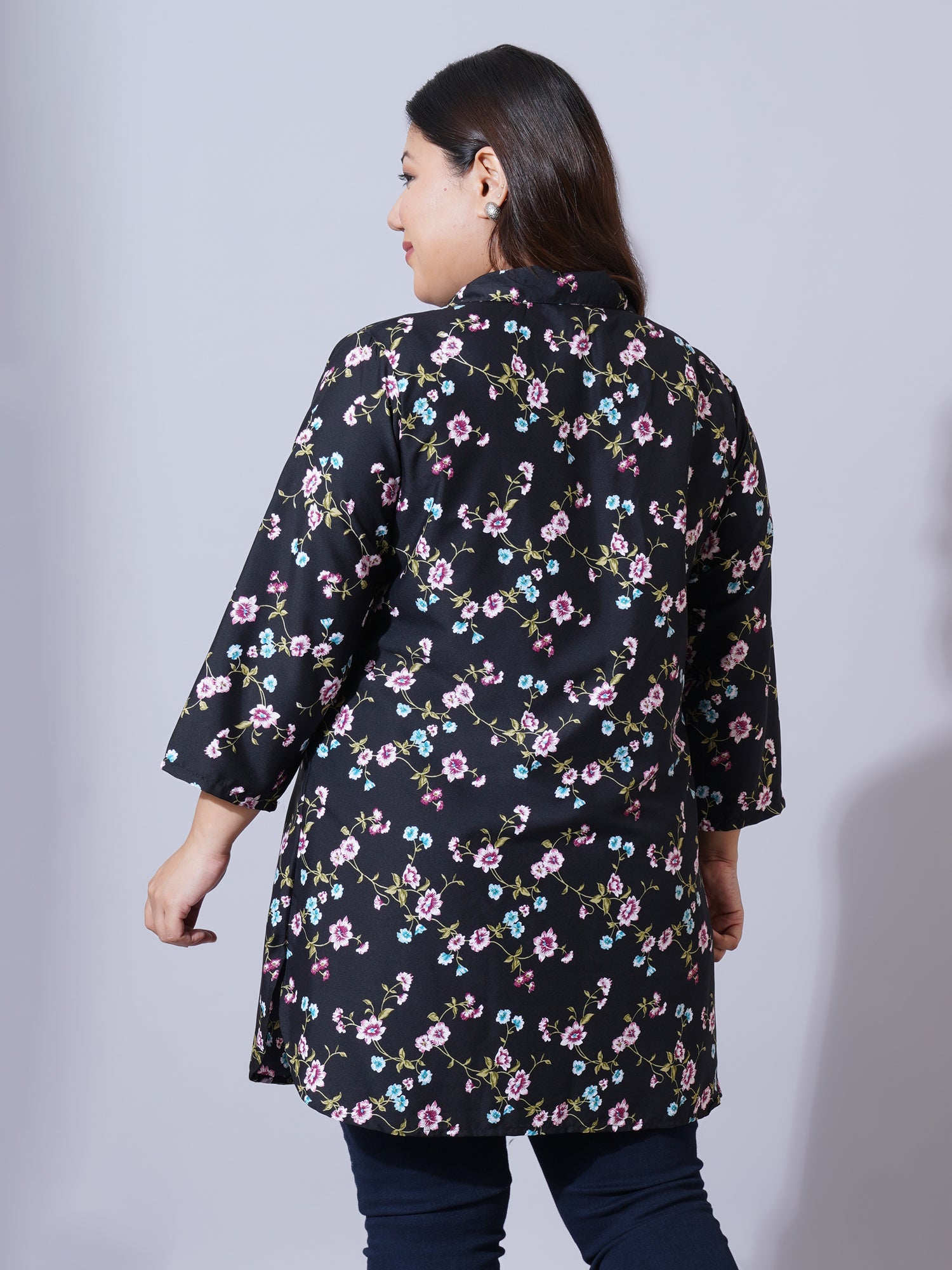 Women Plus Size Black Floral Printed Plus Size Shirt Style Longline Top