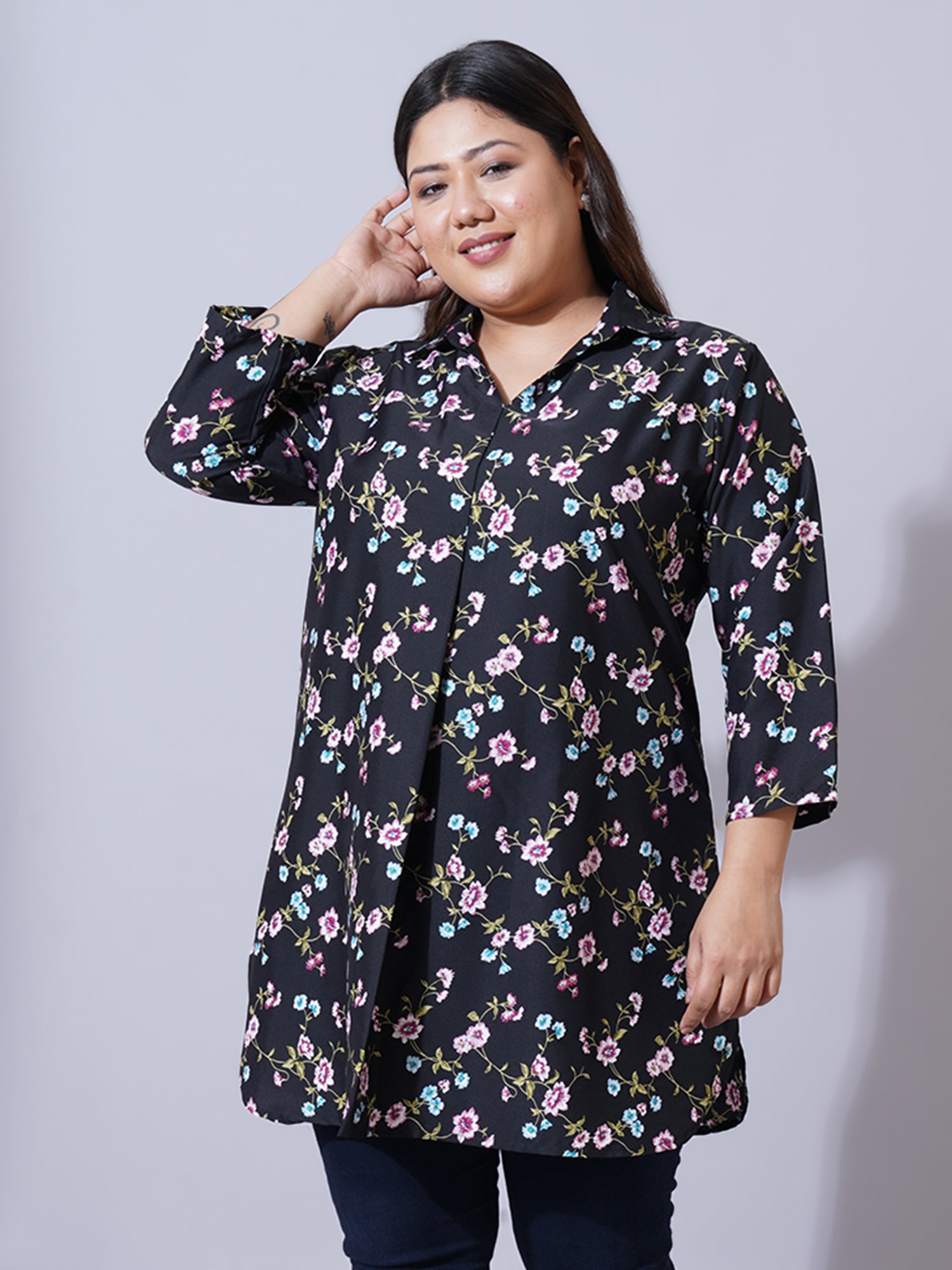 Women Plus Size Black Floral Printed Plus Size Shirt Style Longline Top