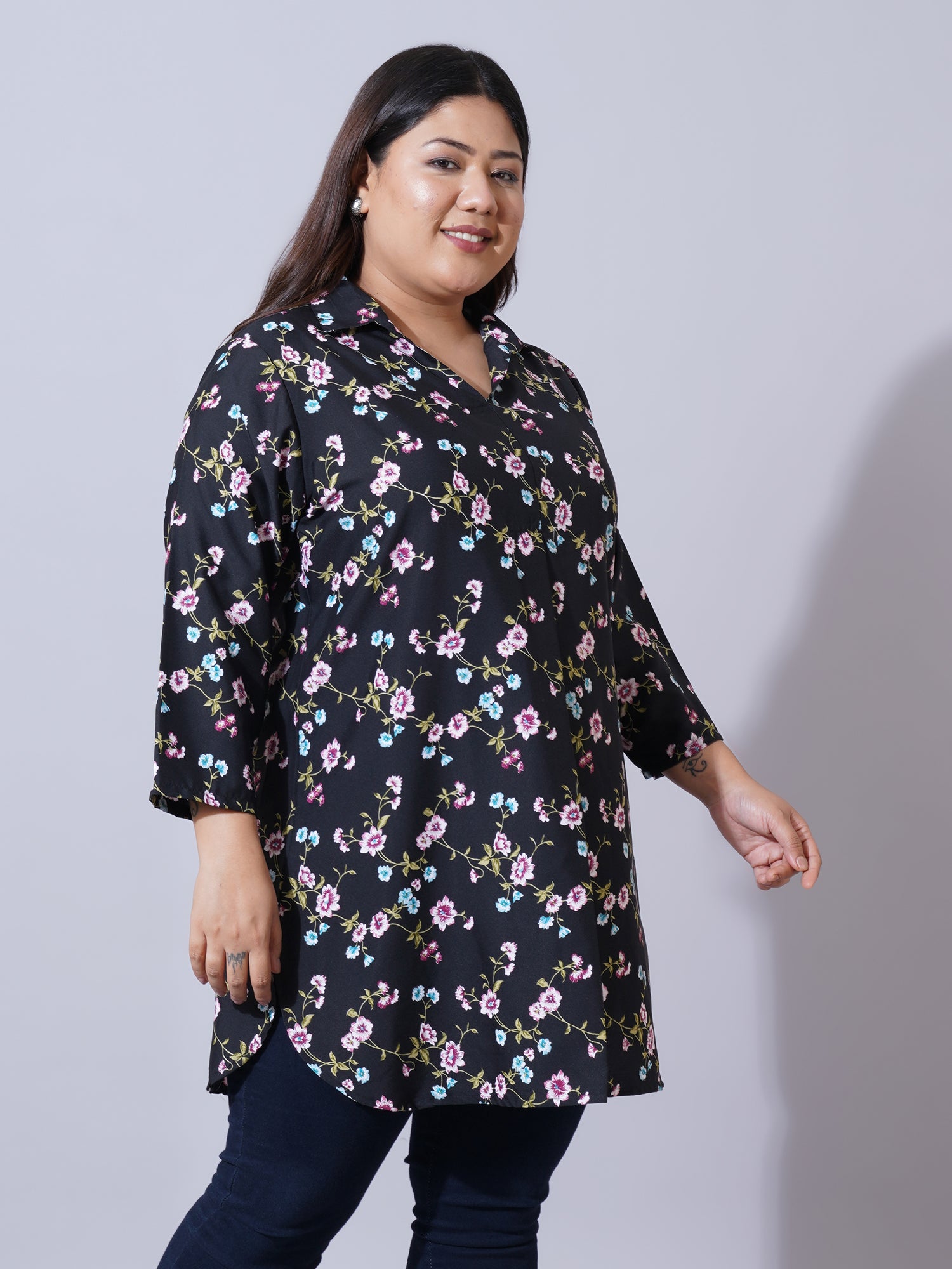 Women Plus Size Black Floral Printed Plus Size Shirt Style Longline Top