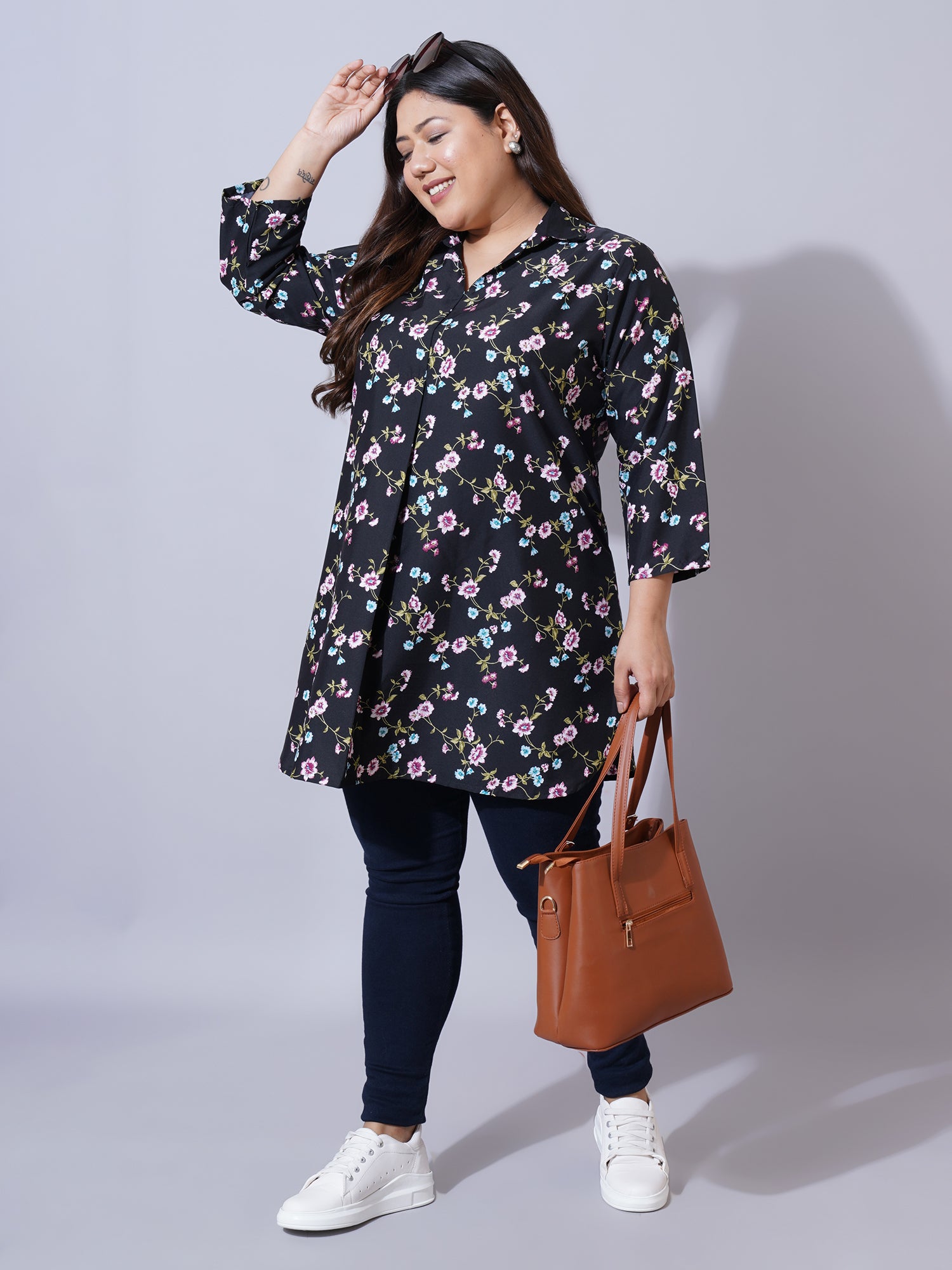 Women Plus Size Black Floral Printed Plus Size Shirt Style Longline Top