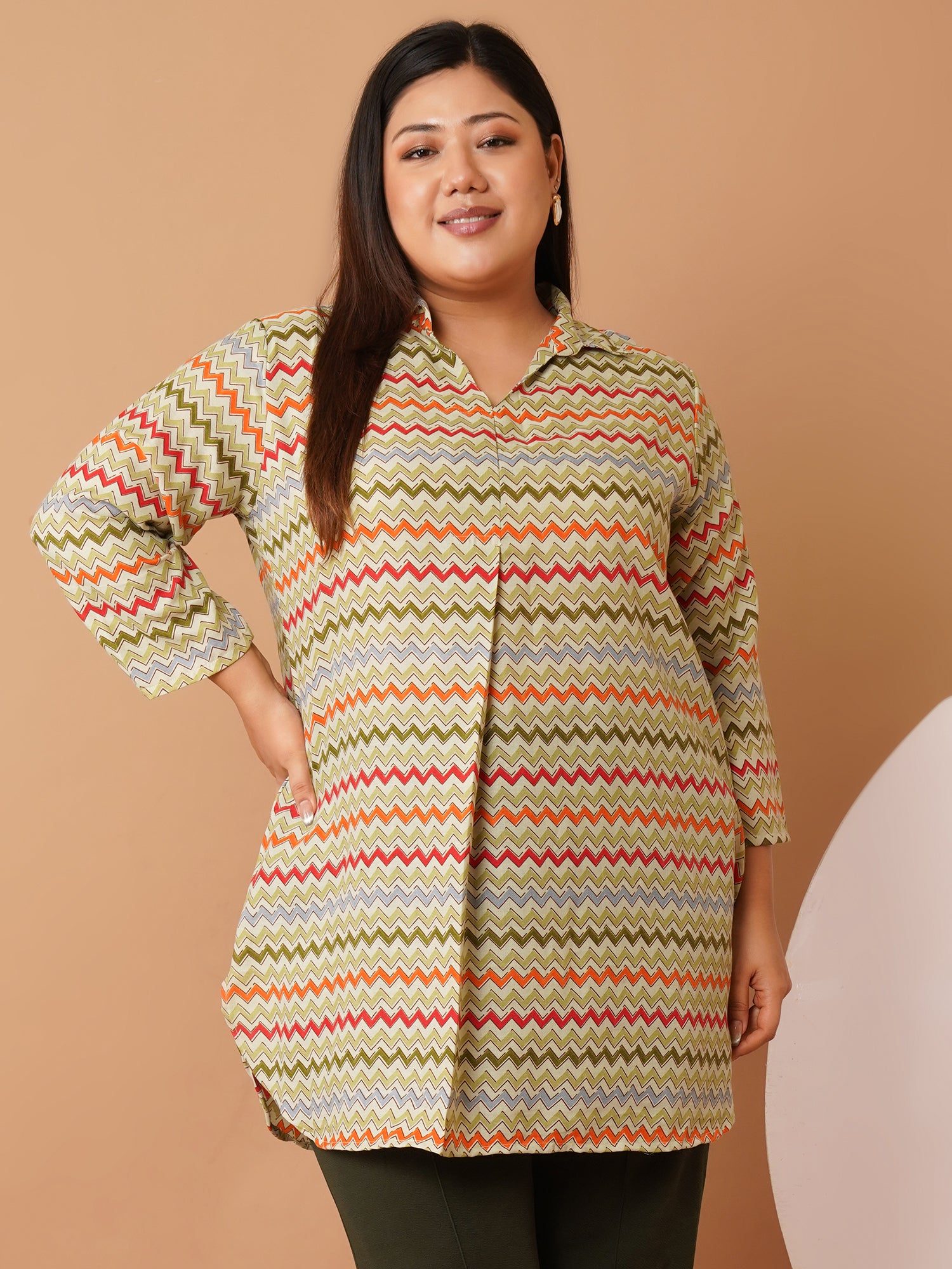 U&F Beyond Green Crepe Zig-Zag Printed Longline Shirt Style Top