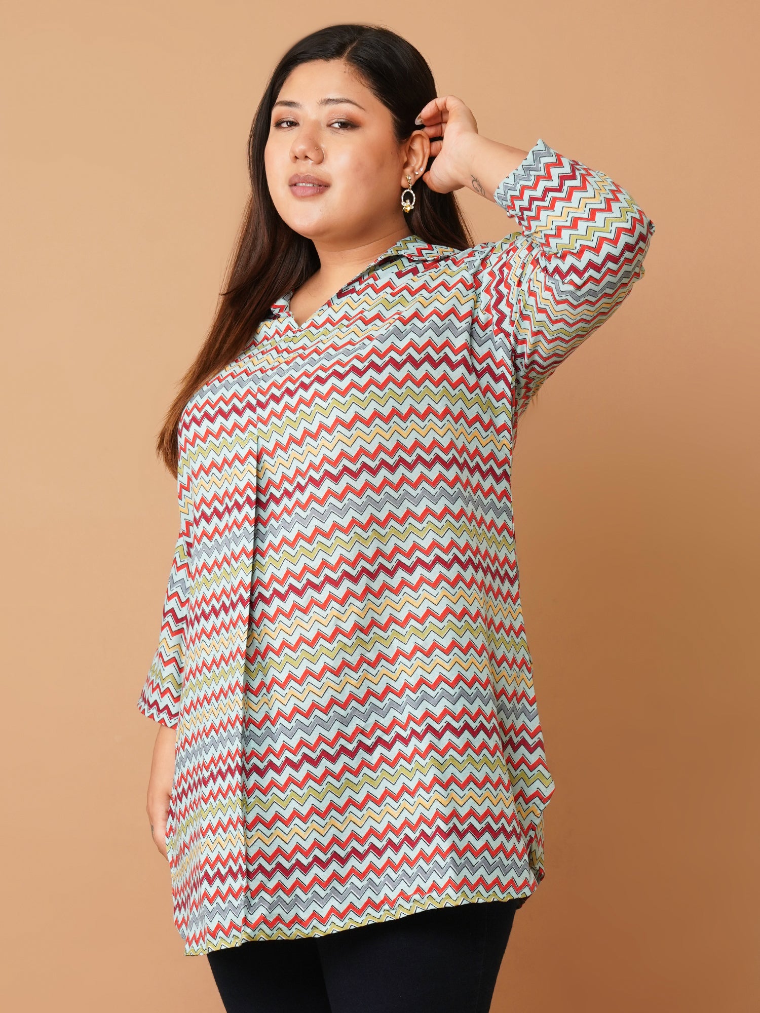 U&F Beyond Green Zig-Zag Printed Crepe Longline Shirt Style Top