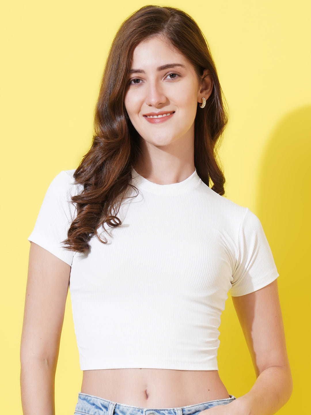 Women Round Neck Short Sleeves Crepe Fitted Crop Top