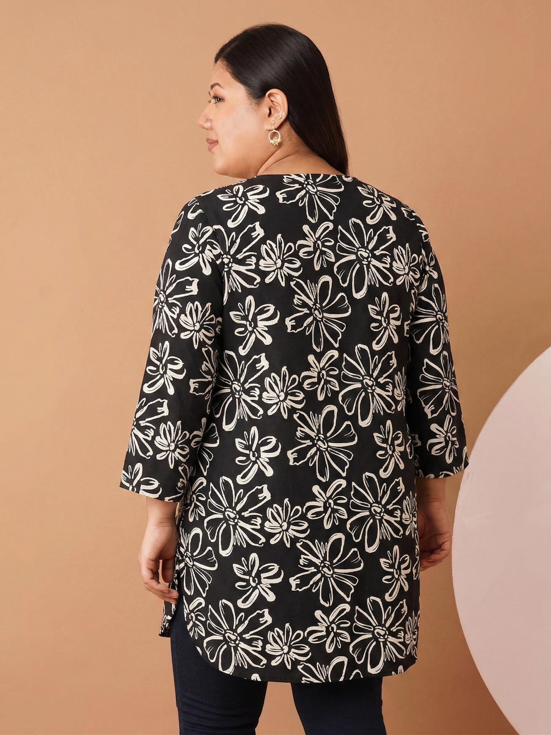 U&F Beyond Black Floral Luxe Cotton V-Neck Tunic Top