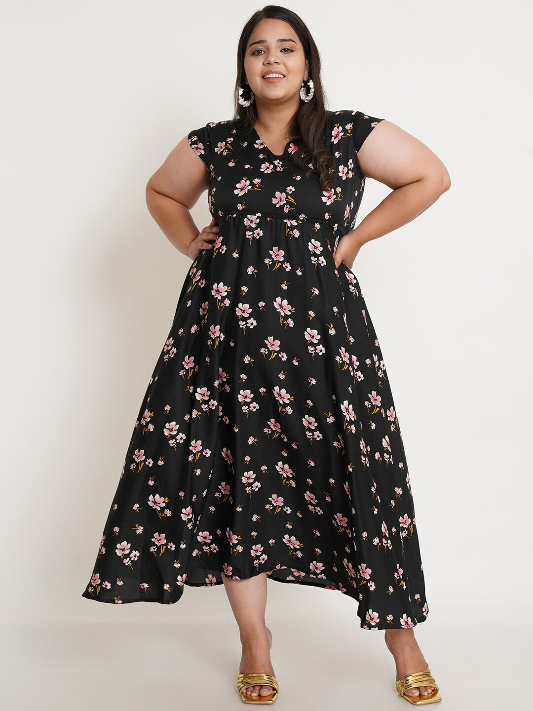 Women Plus Size Black Floral Crepe Maxi Dress