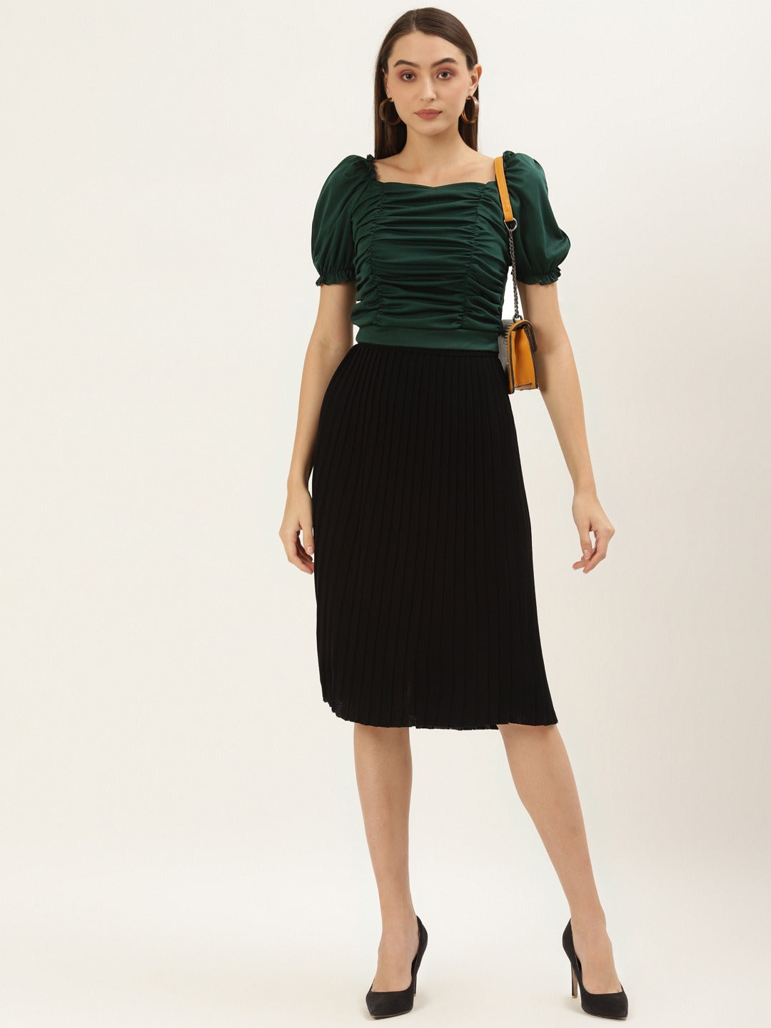 Women Green Solid Sweetheart Neck Top