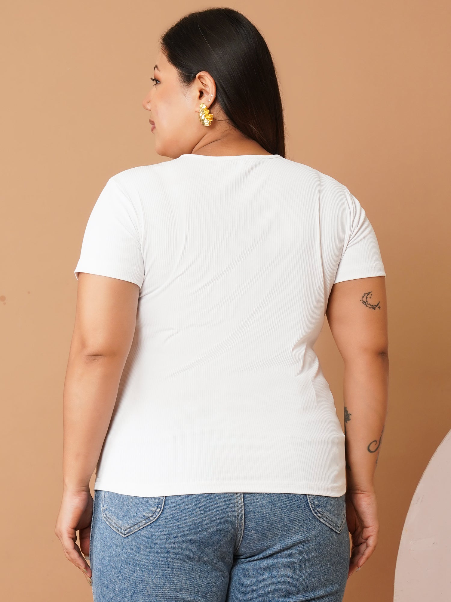U&F Beyond White Scuba V-Neck Fitted Top