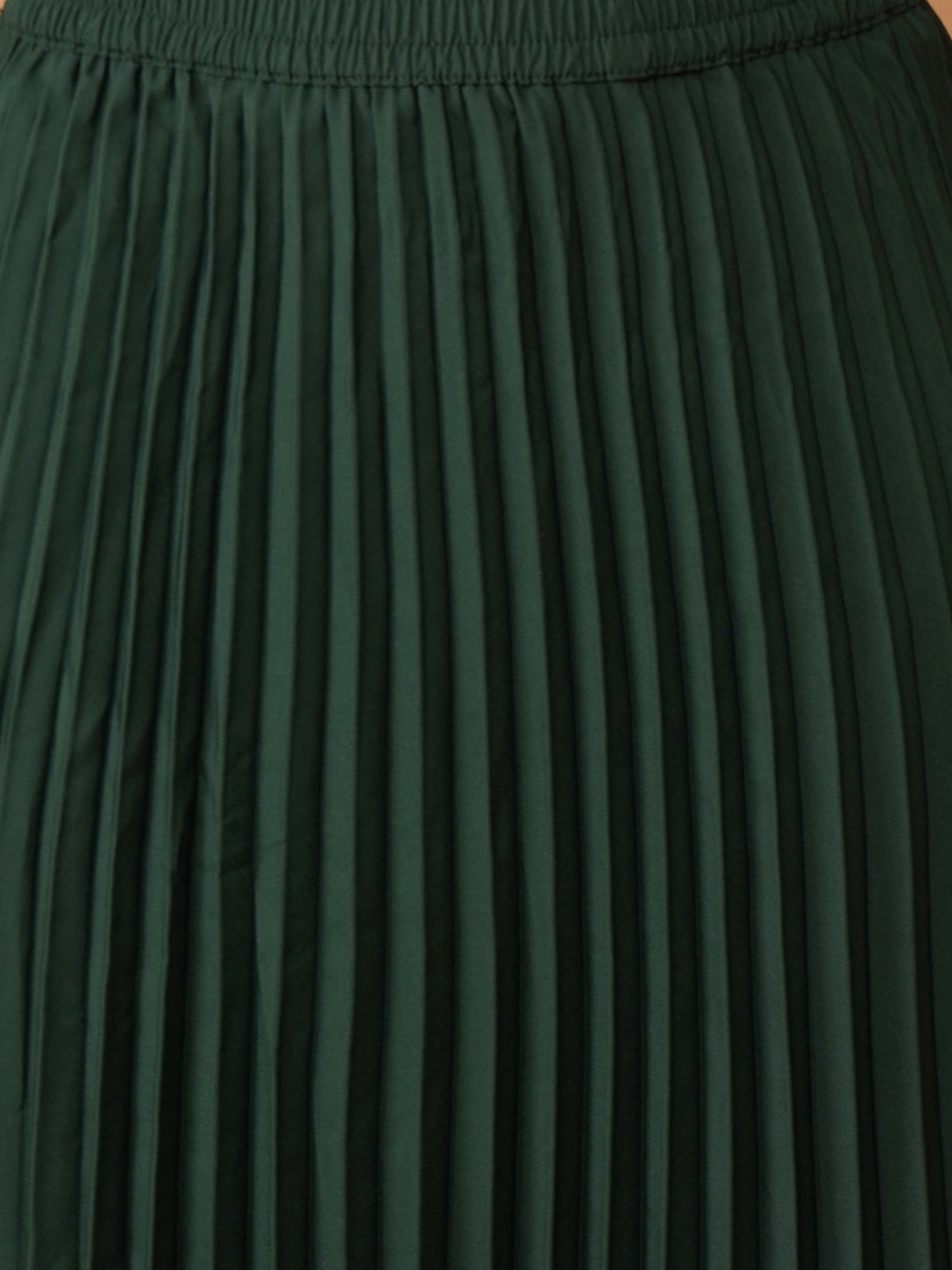 U&F Beyond Plus Size Emerald Grace Pleated Co-ord Set