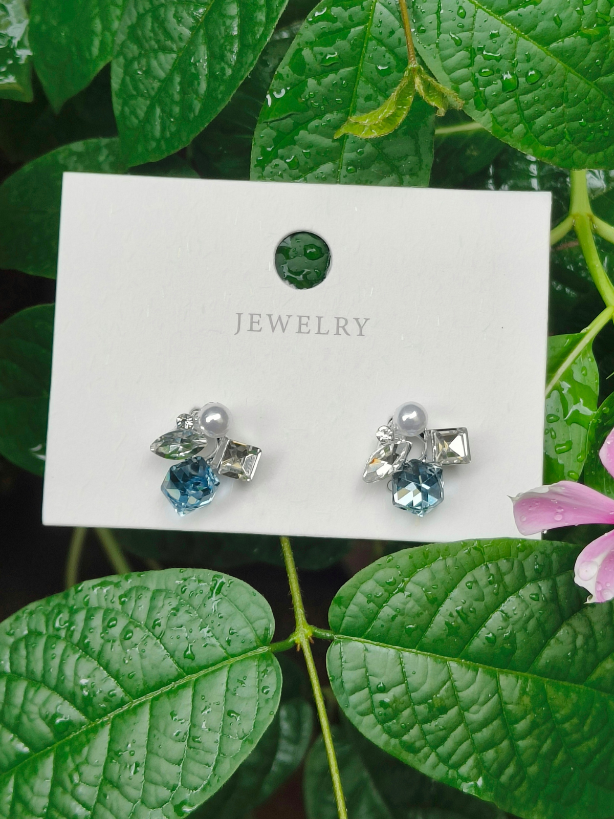 Elegant Blue cubic crystal stud earring