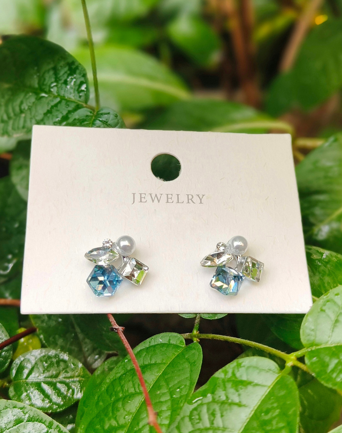 Elegant Blue cubic crystal stud earring