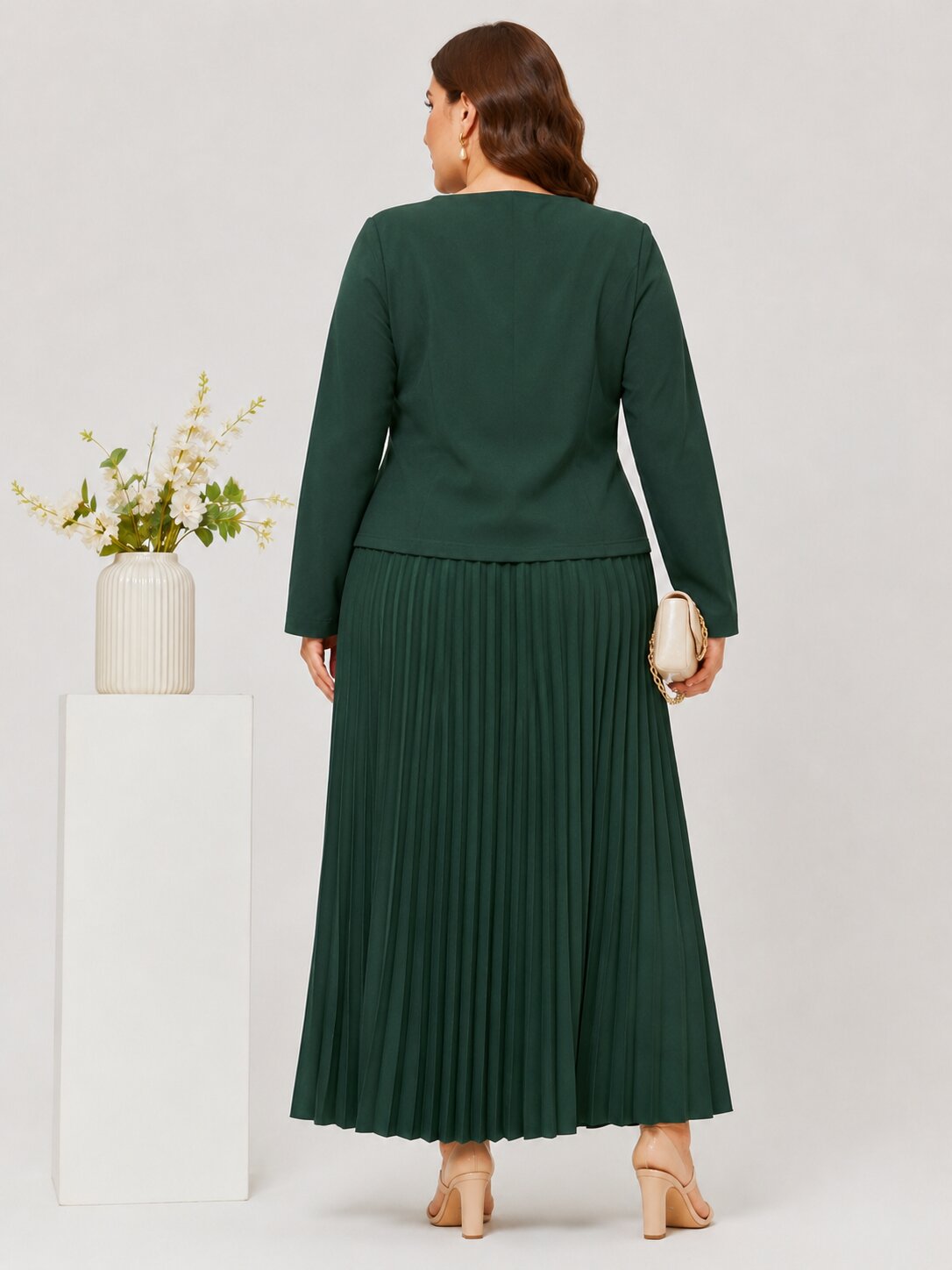 U&F Beyond Plus Size Emerald Grace Pleated Co-ord Set