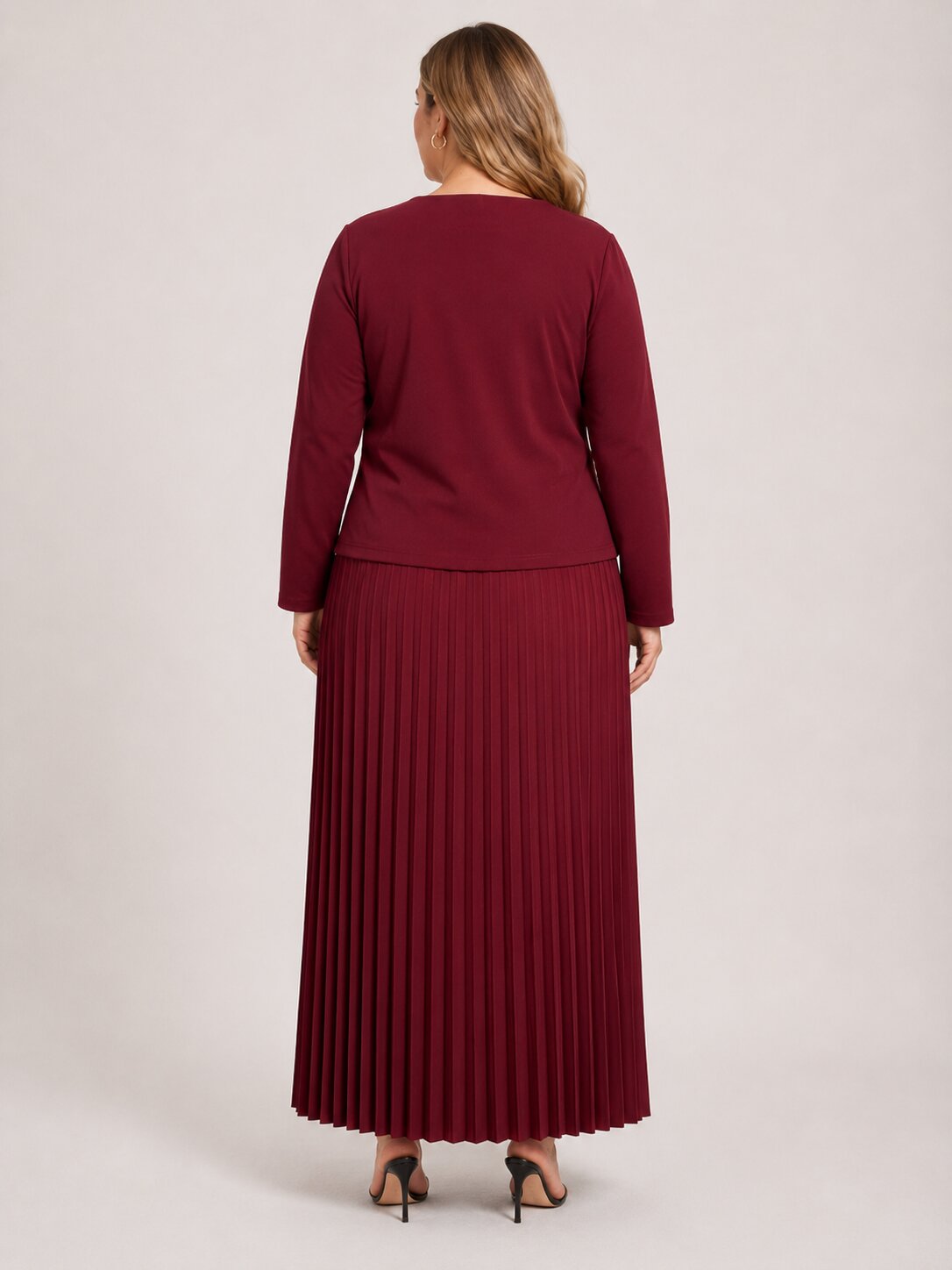 U&F Beyond Plus Size Maroon Pleated Elegance Co-ord Set