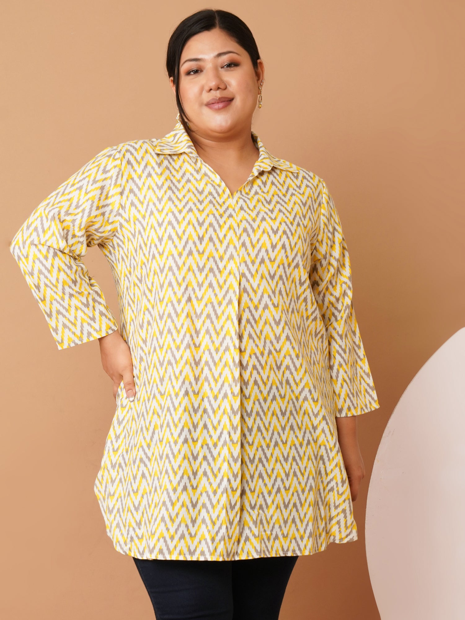 U&F Beyond Yellow Crepe Zig-Zag Printed Longline Shirt Style Top