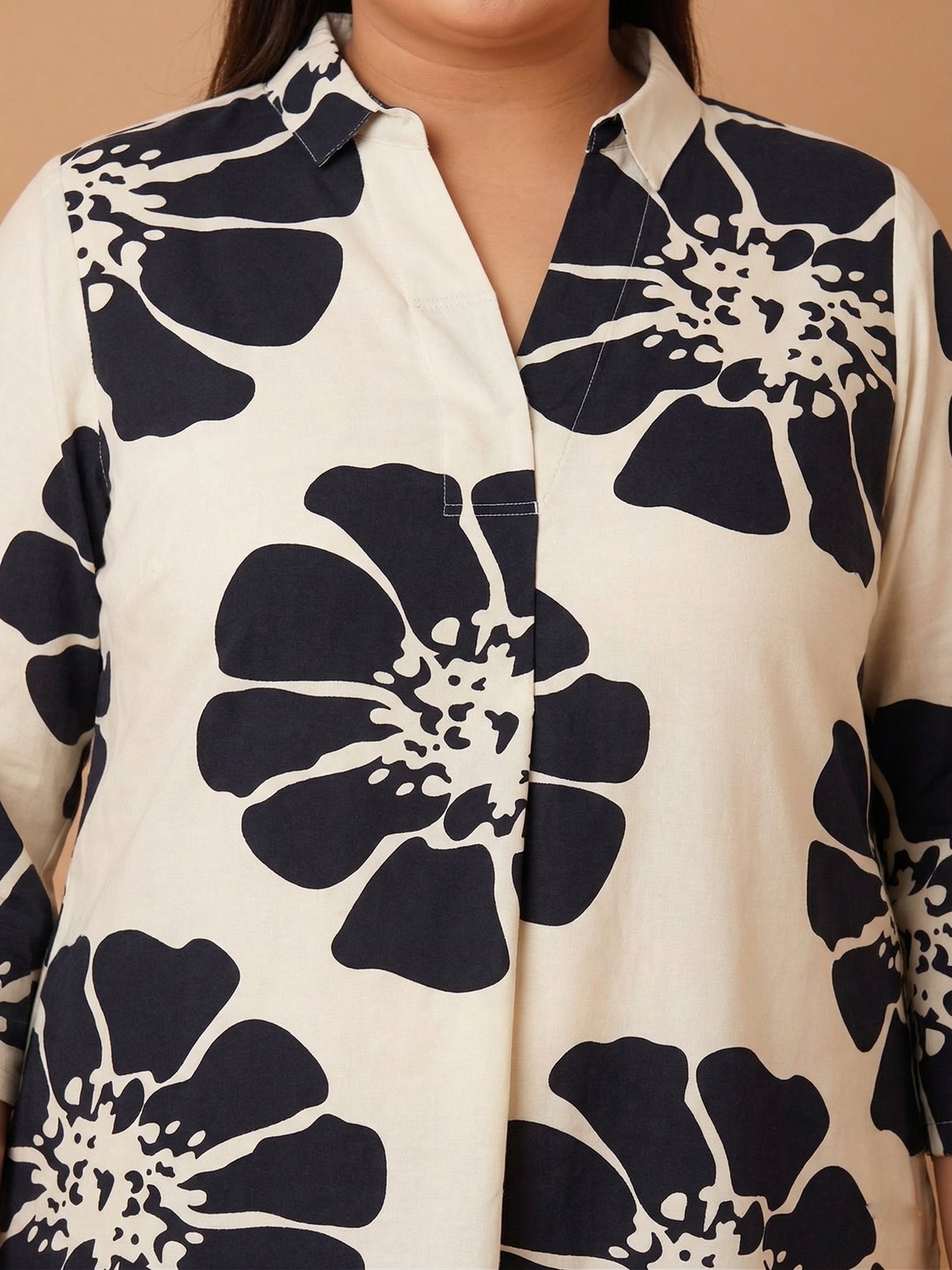 U&F Beyond Women's Plus Size Beige Floral Printed Crepe Shirt Style Top